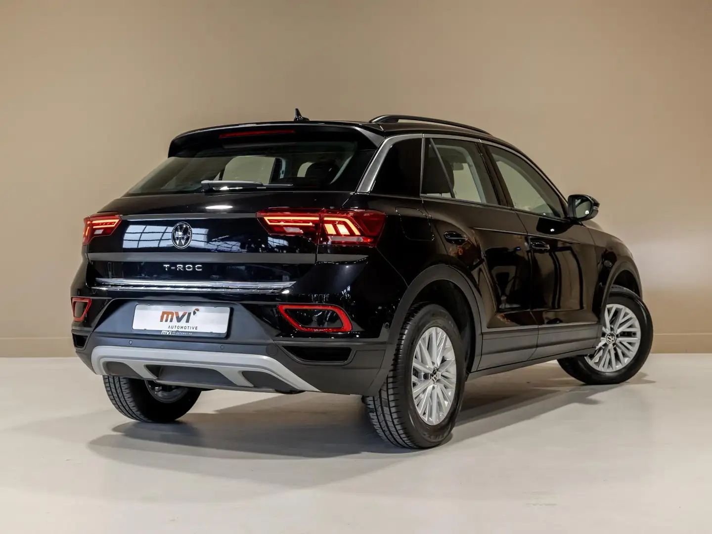 Volkswagen T-Roc 1.5 TSI Life Edition / 150pk / Stoel en stuurverwa Noir - 2