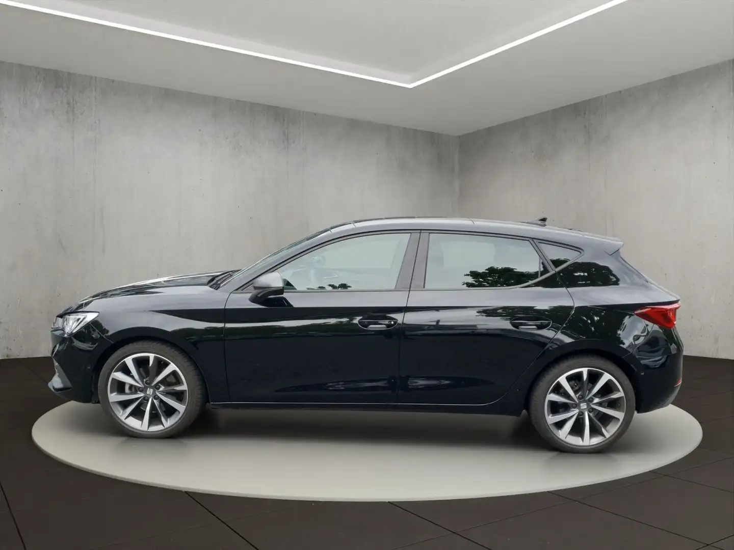 SEAT Leon 2.0 TDI FR AHK Panorama elekt. Sitze Memory Schwarz - 2