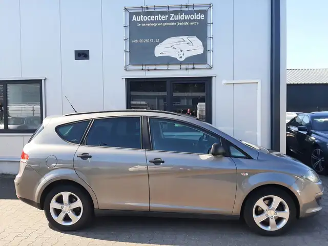 Seat Altea XL view 4