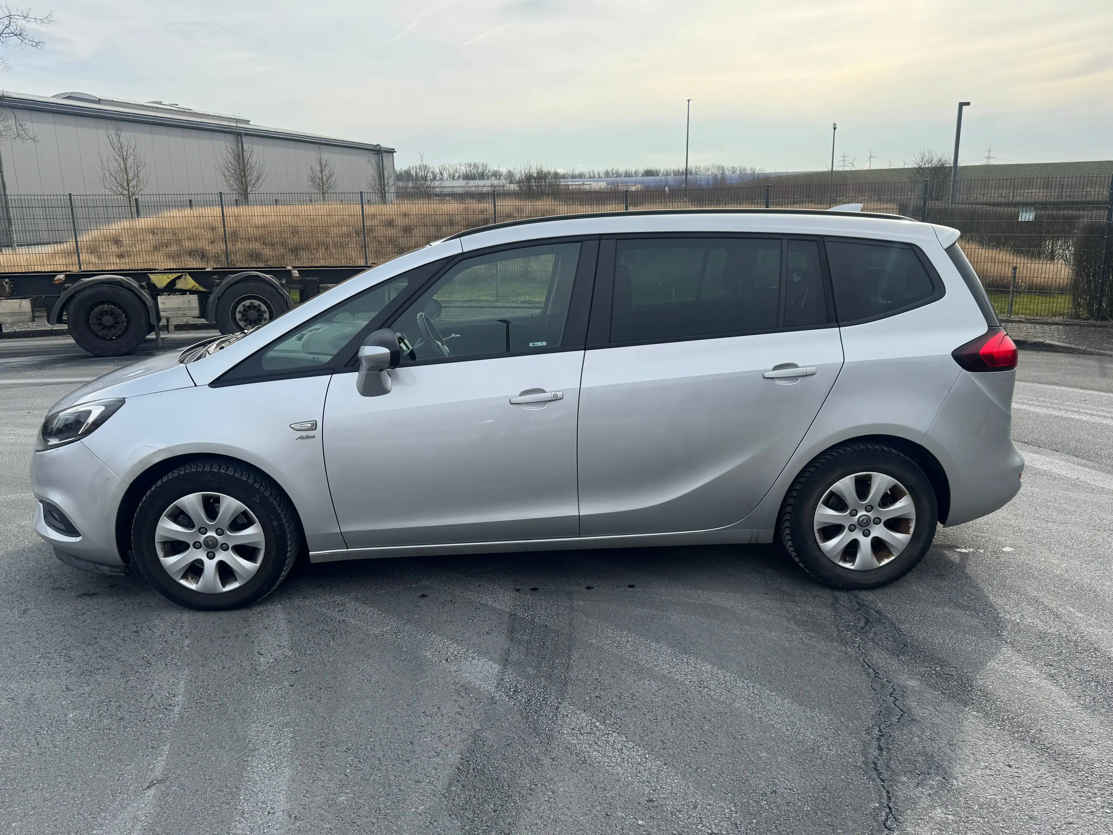 Opel Zafira C Active Inspektion&TÜV&Bremse NEU NAVI 7-Sitzer — photo 4