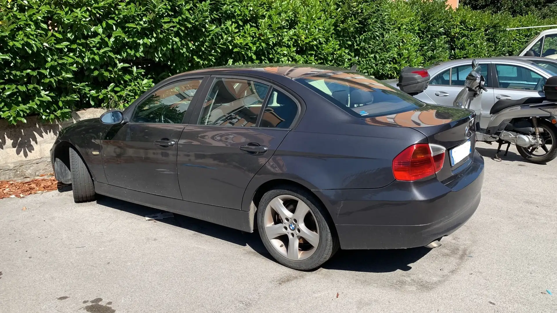 BMW 318 318d Gris - 1