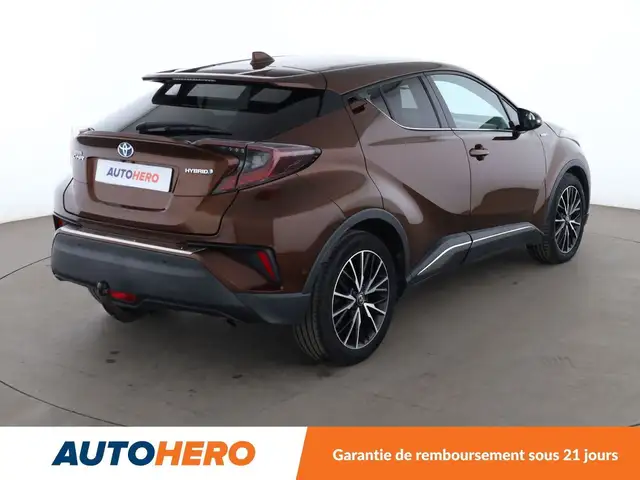 Toyota C-HR view 6