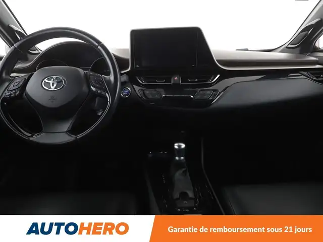 Toyota C-HR view 12