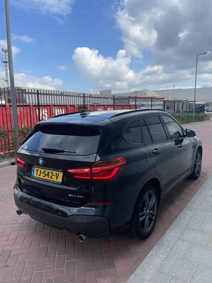 BMW X1 Sdrive 2.0i M Sport High Executive Zwart - 2