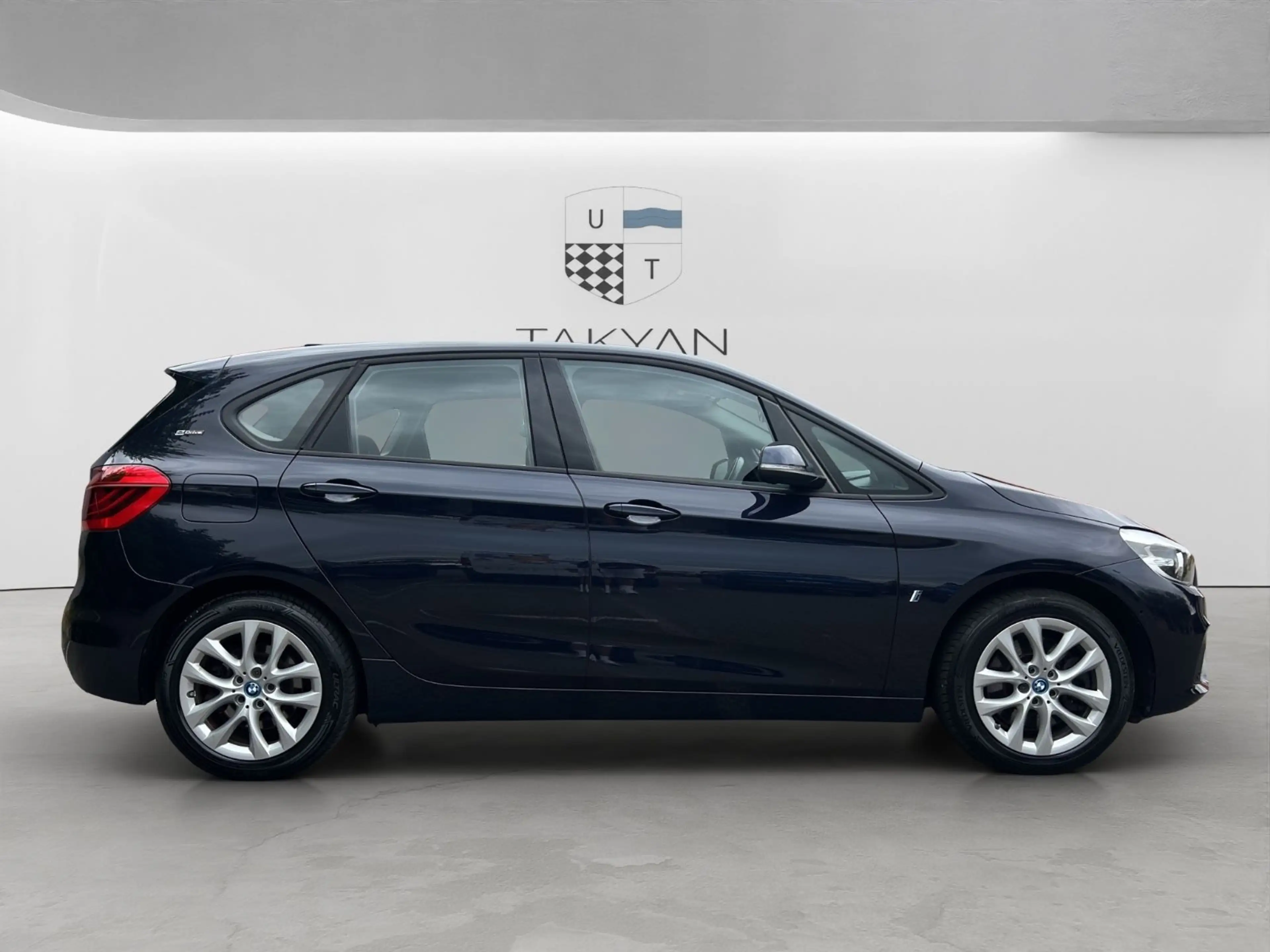BMW 225 xe Advantage /PDC/Sitzheiz — photo 8
