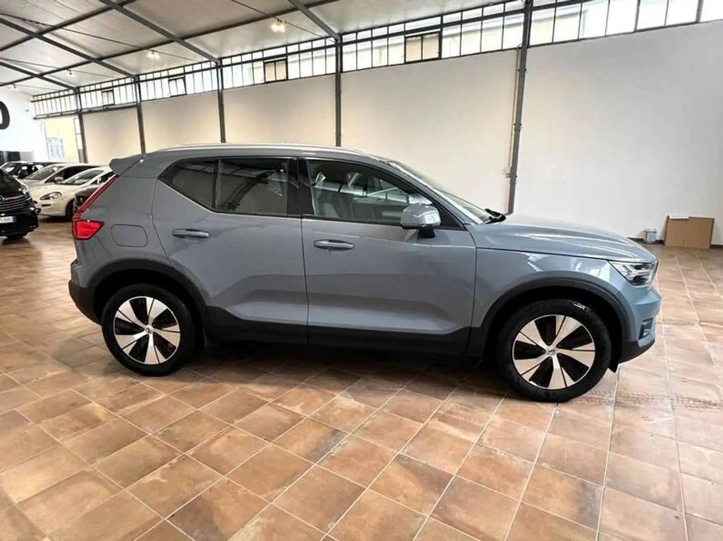 Volvo XC40 2.0 D3 GEARTRONIC MOMENTUM PRO (AUTOCARRO N1) Grigio - 2