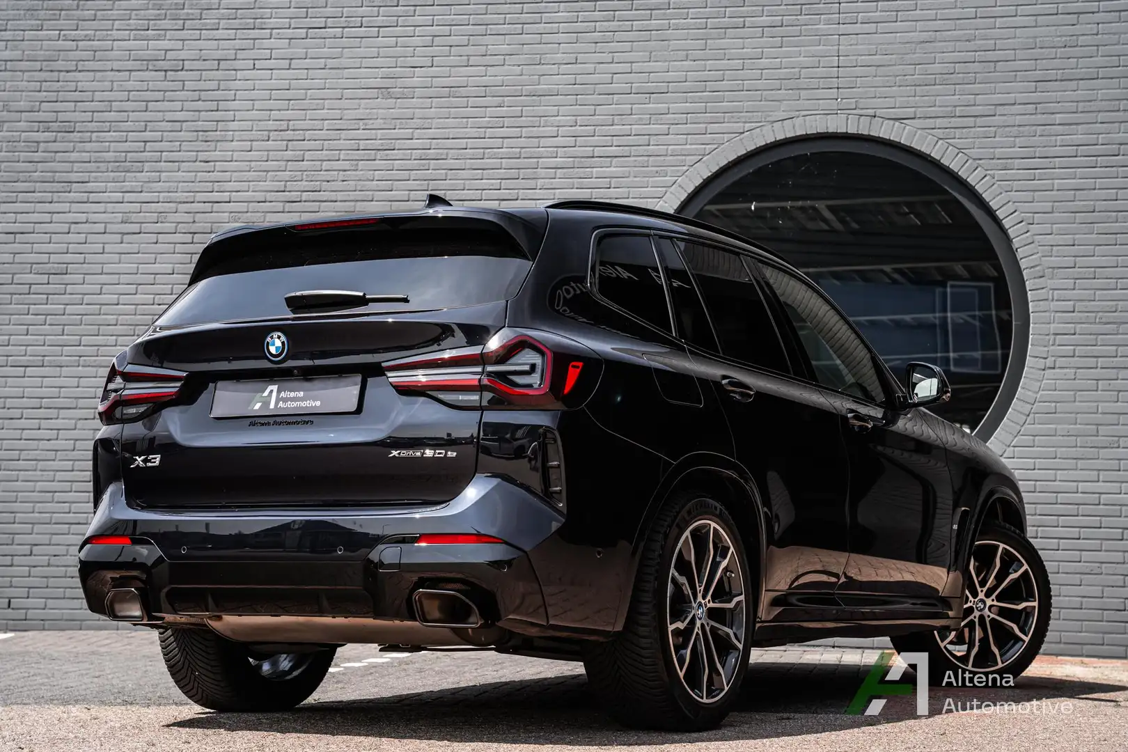 BMW X3 xDrive30e High Executive M sport, Panoramadak, 360 Schwarz - 2