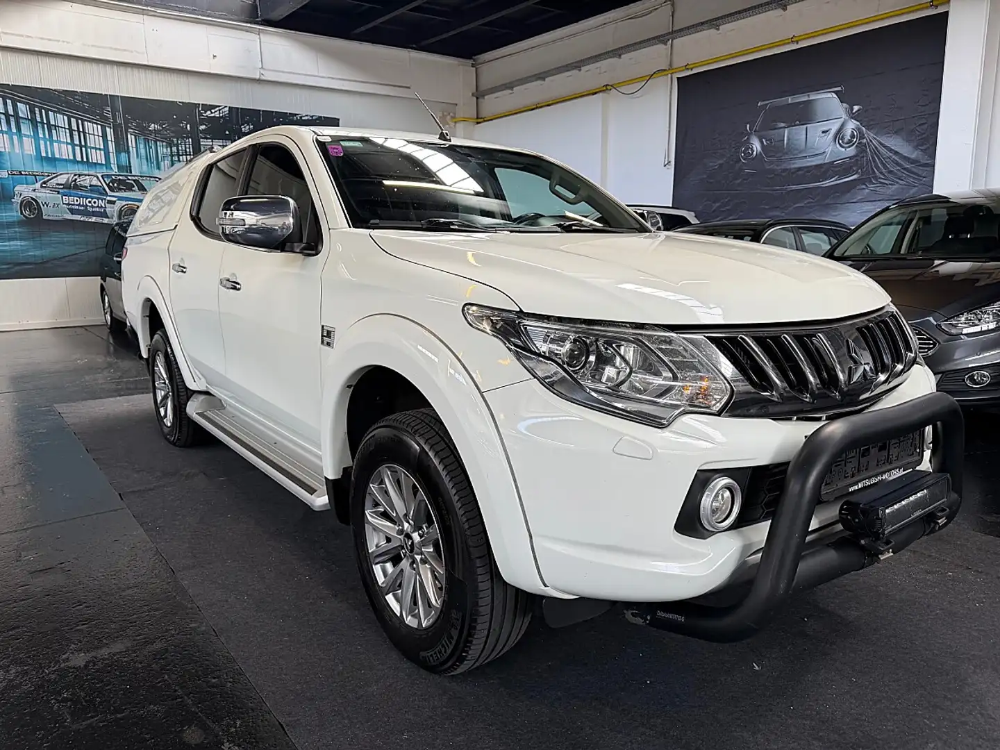 Mitsubishi L200 L 200 2,4 DI-D HP 4WD Doppelkabine Intense Aut. Schwarz - 2