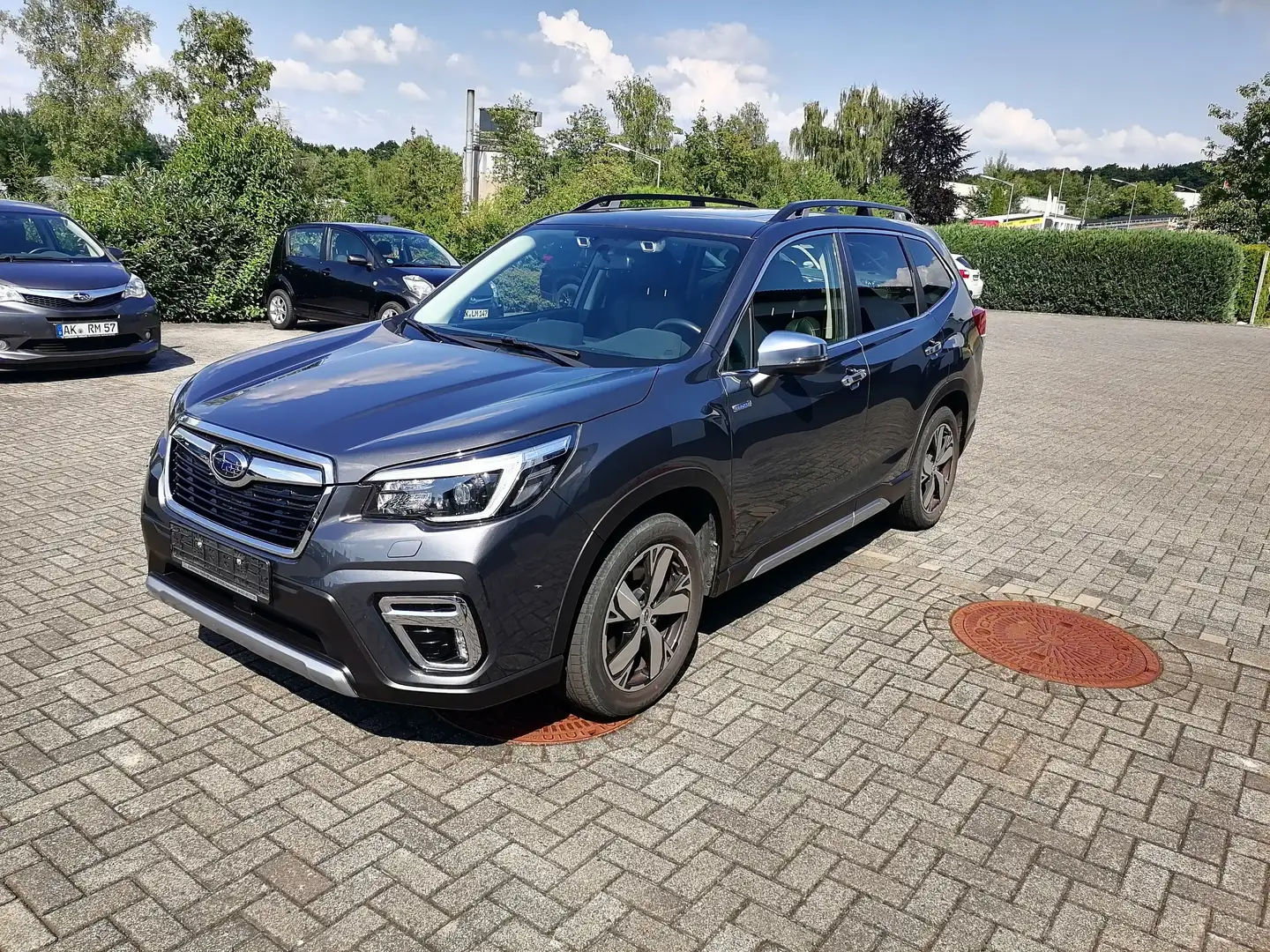 Subaru Forester 2.0ie Lineartronic Platinum AHK/Navi/Leder Gri - 1