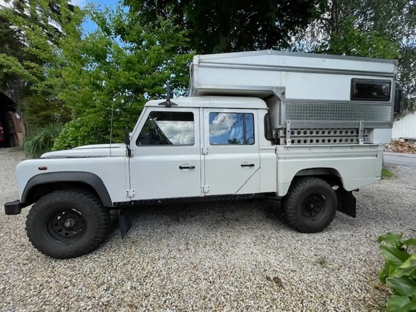 Land Rover Defender 130 Weiß - 1