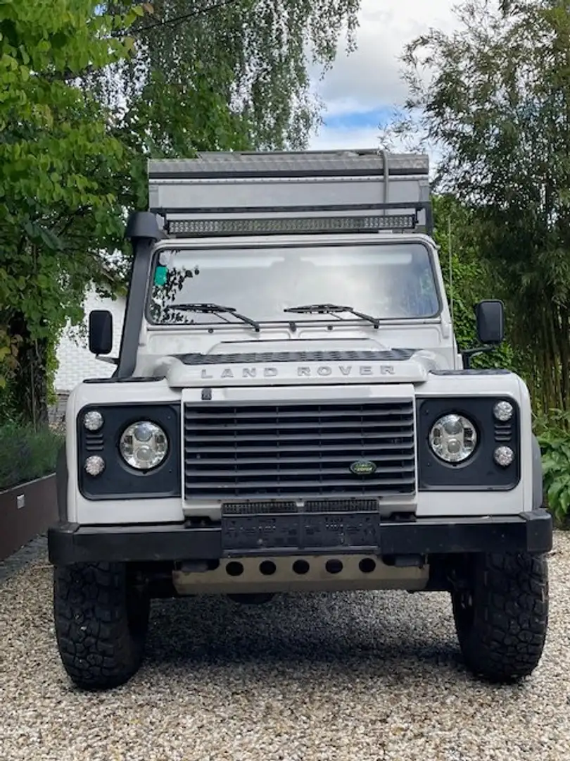 Land Rover Defender 130 Weiß - 2