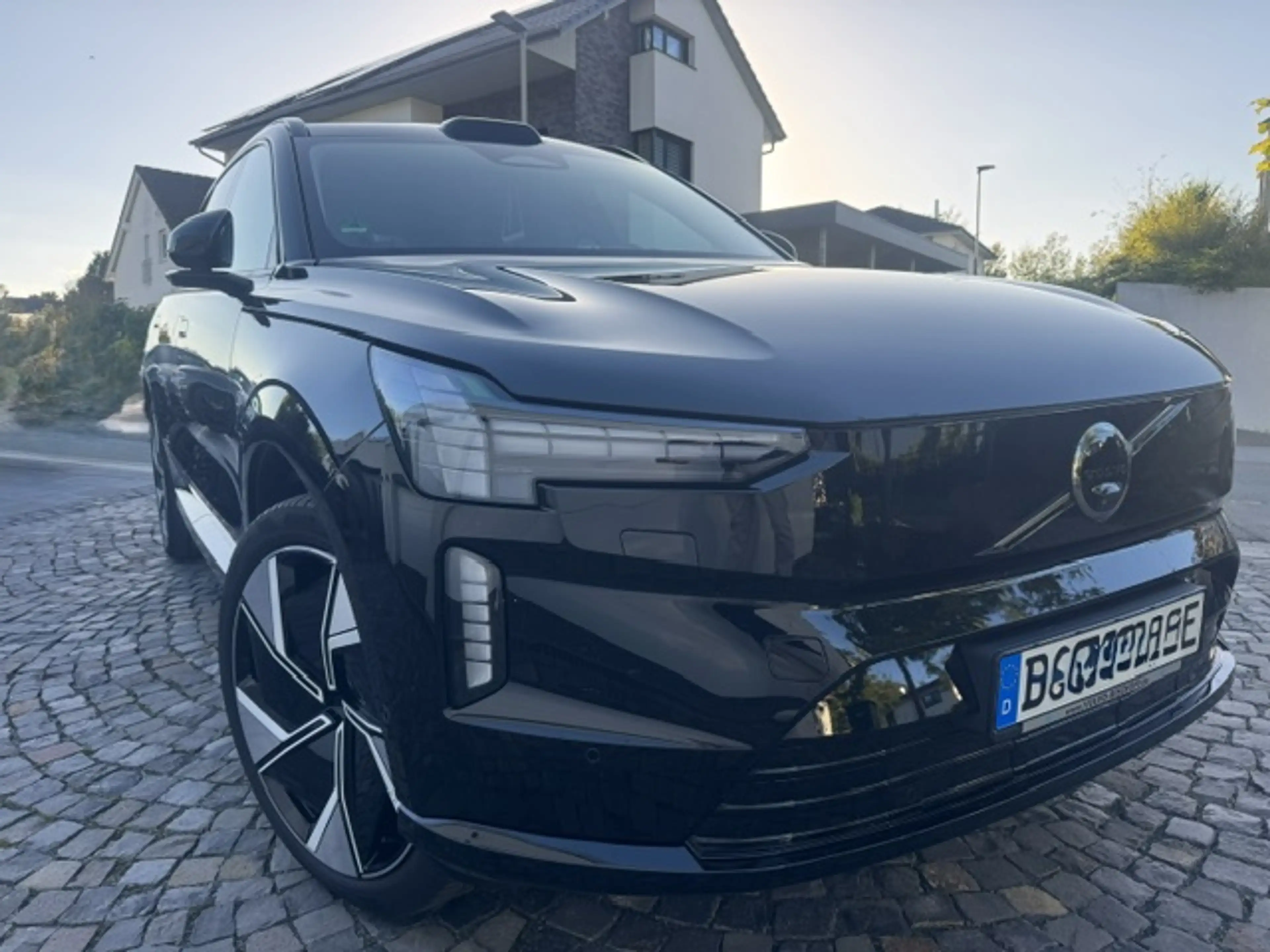 Volvo EX90 Ultra Performance Pure Electric AWD — photo 2