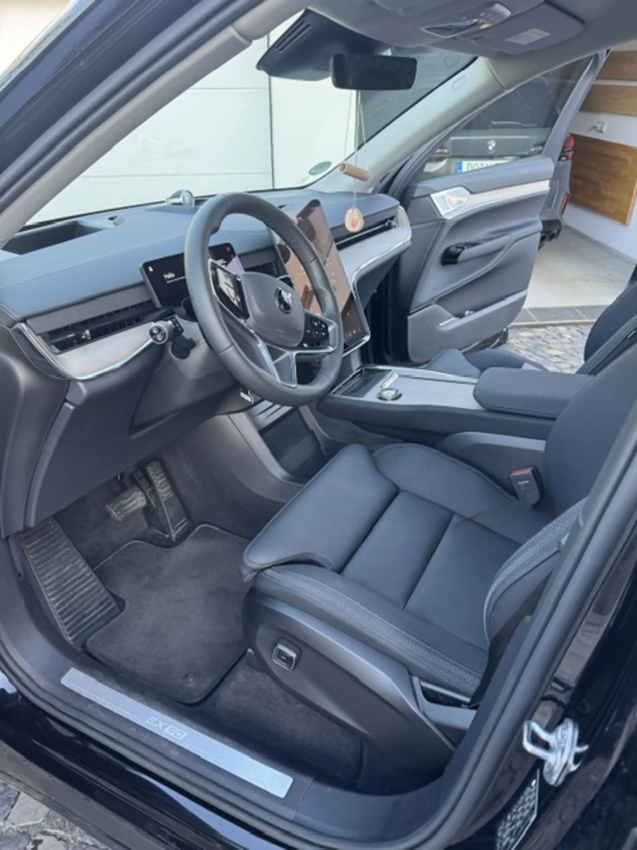 Volvo EX90 Ultra Performance Pure Electric AWD — photo 5