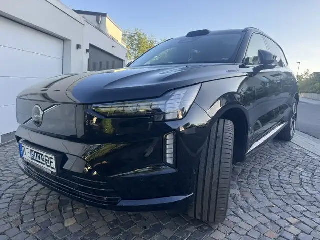 Volvo EX90