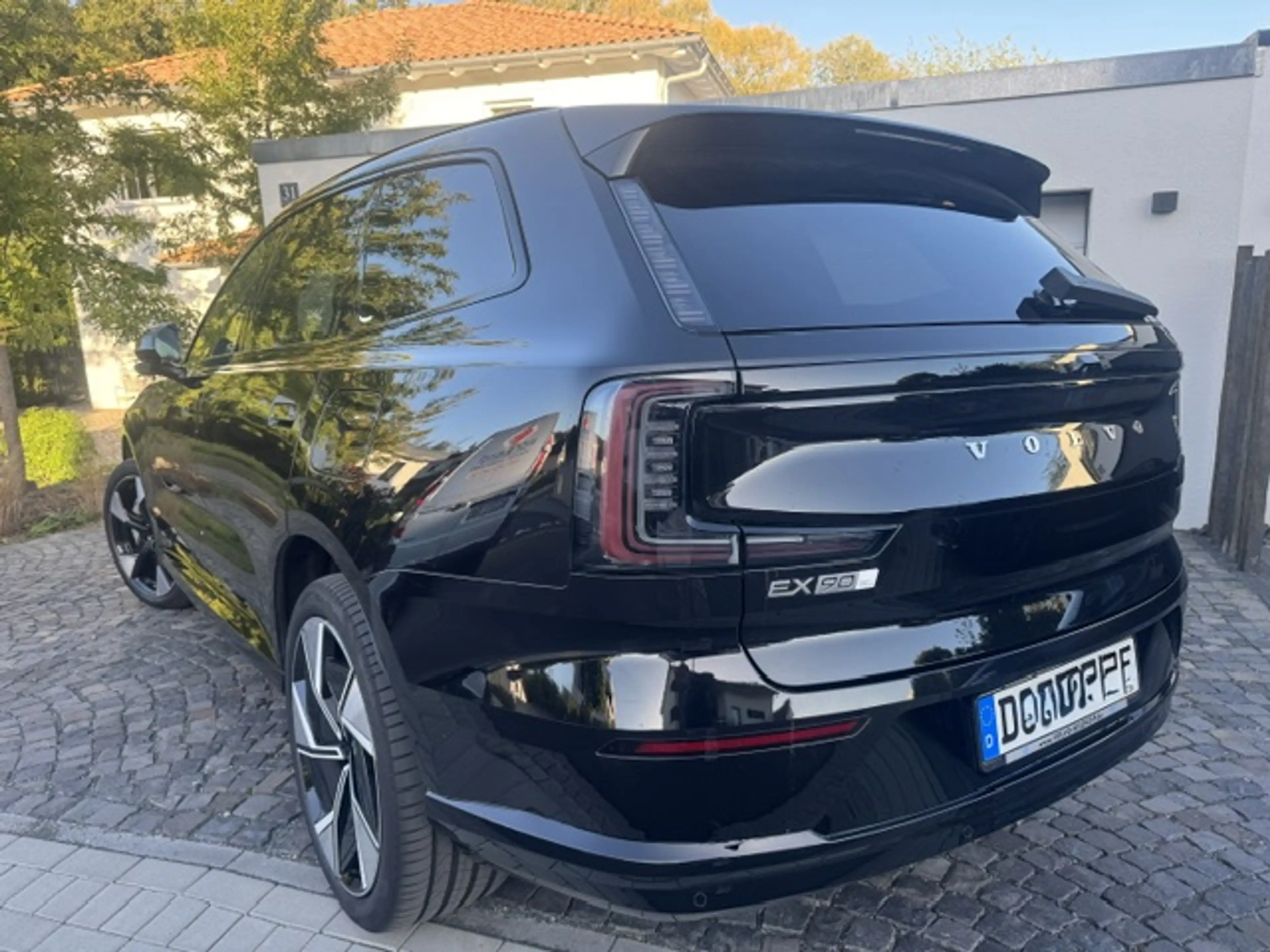 Volvo EX90 Ultra Performance Pure Electric AWD — photo 4
