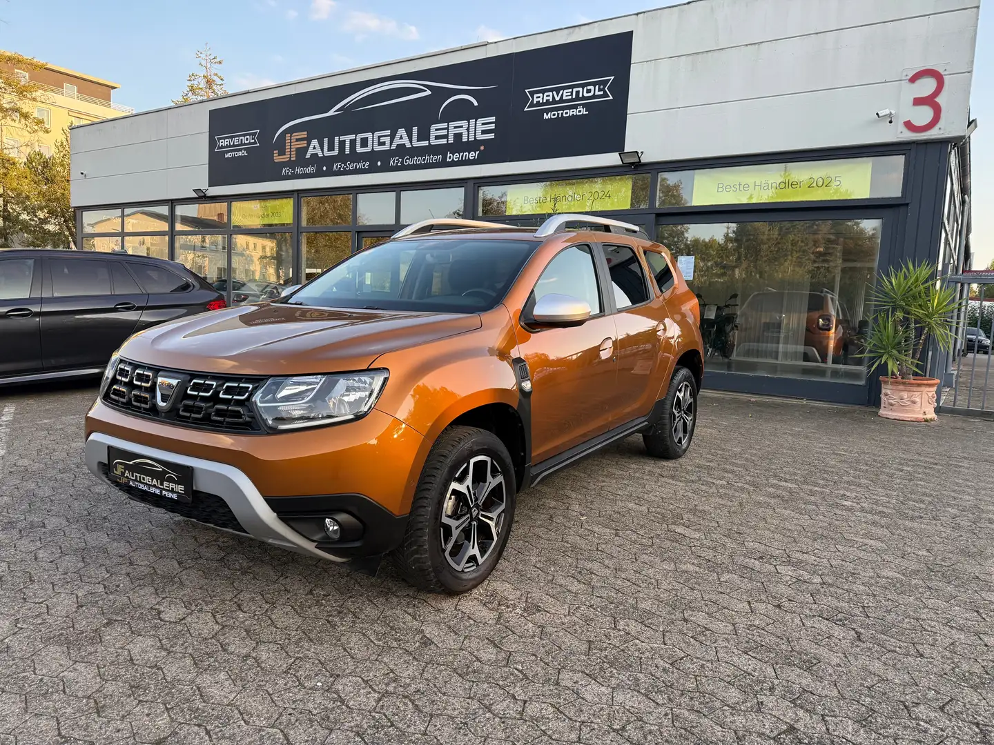 Dacia Duster Anniversary"2.HAND"TÜV/NEU"12MonateGarantie Orange - 1