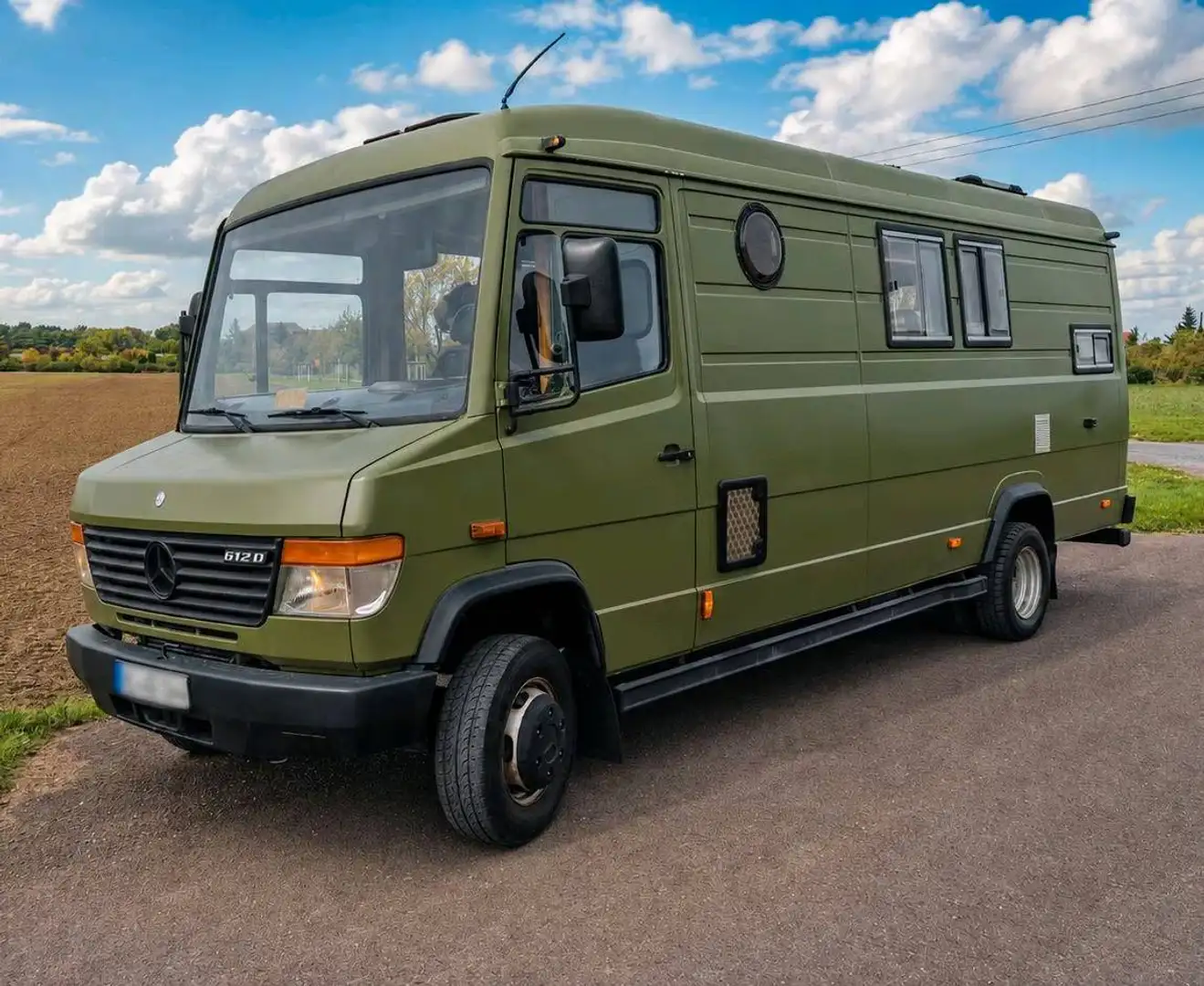 Mercedes-Benz Vario 612D Grün - 1
