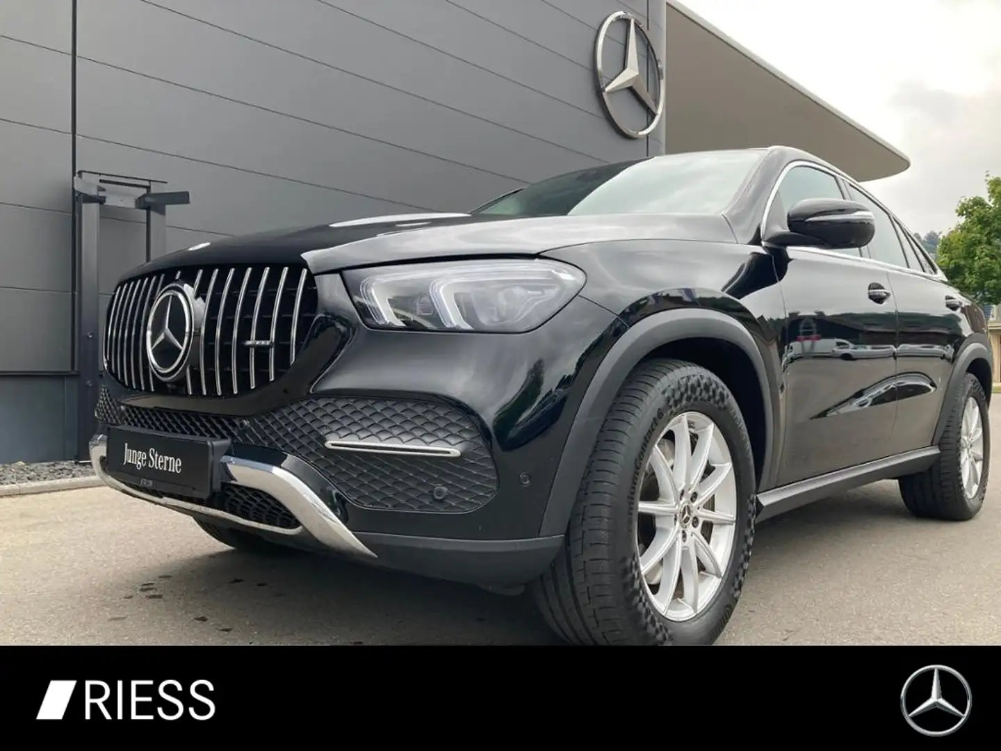 Mercedes-Benz GLE 350 e 4M Cp AHK HUD 360 FAHRASSIS PANO LEDER Negru - 1