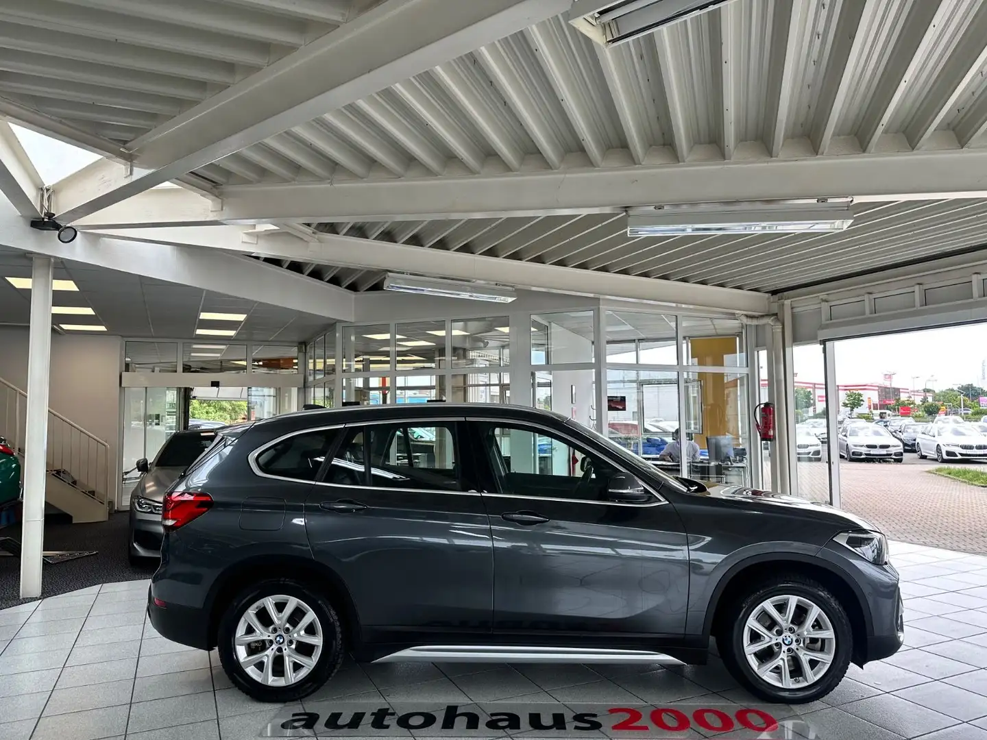 BMW X1 xDrive 25e xLine AUT./LED/CAM/HUD/NAVI PLUS Grau - 2