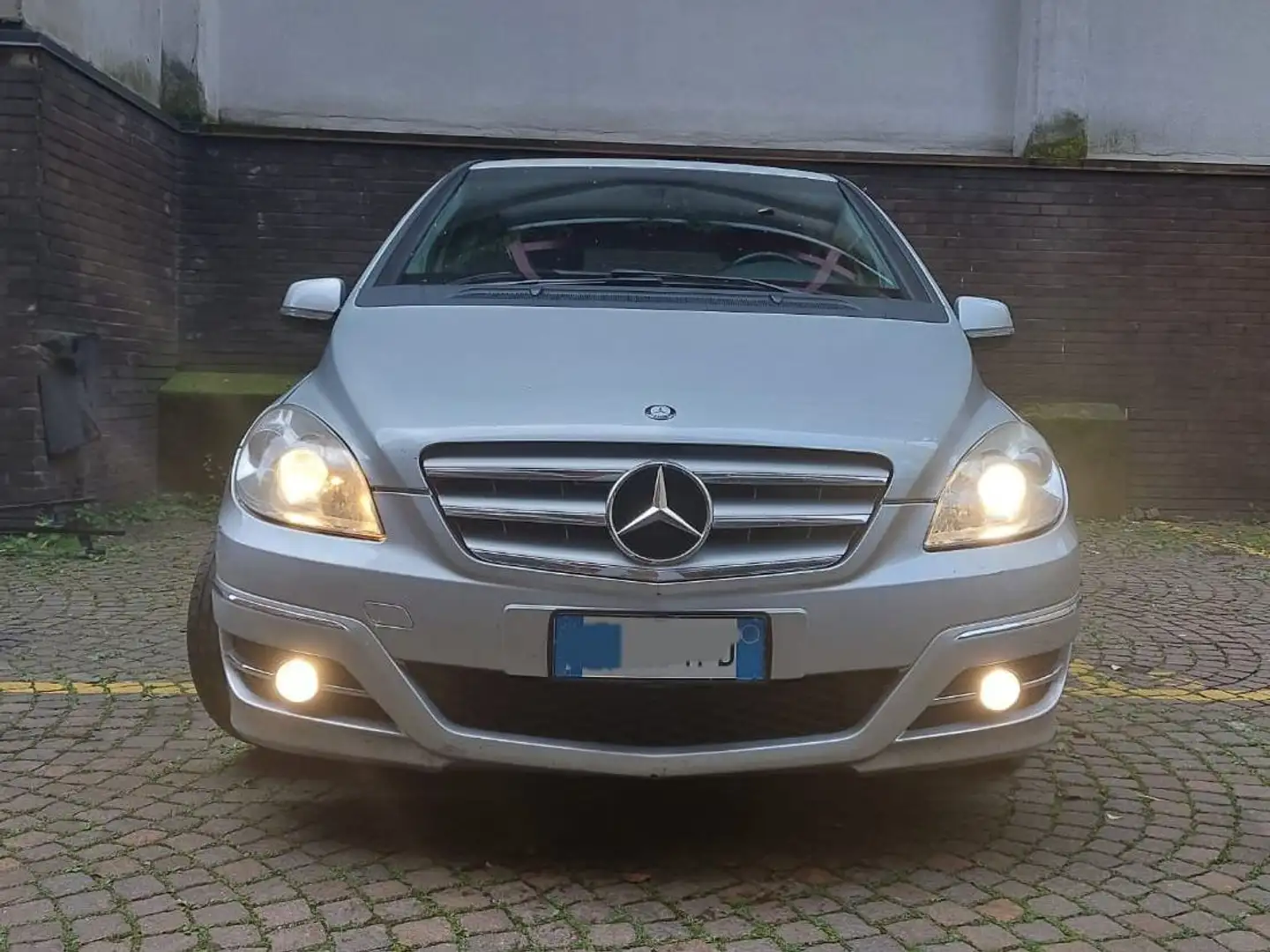Mercedes-Benz B 200 cdi Premium, Elegance con portapacchi Šedá - 2
