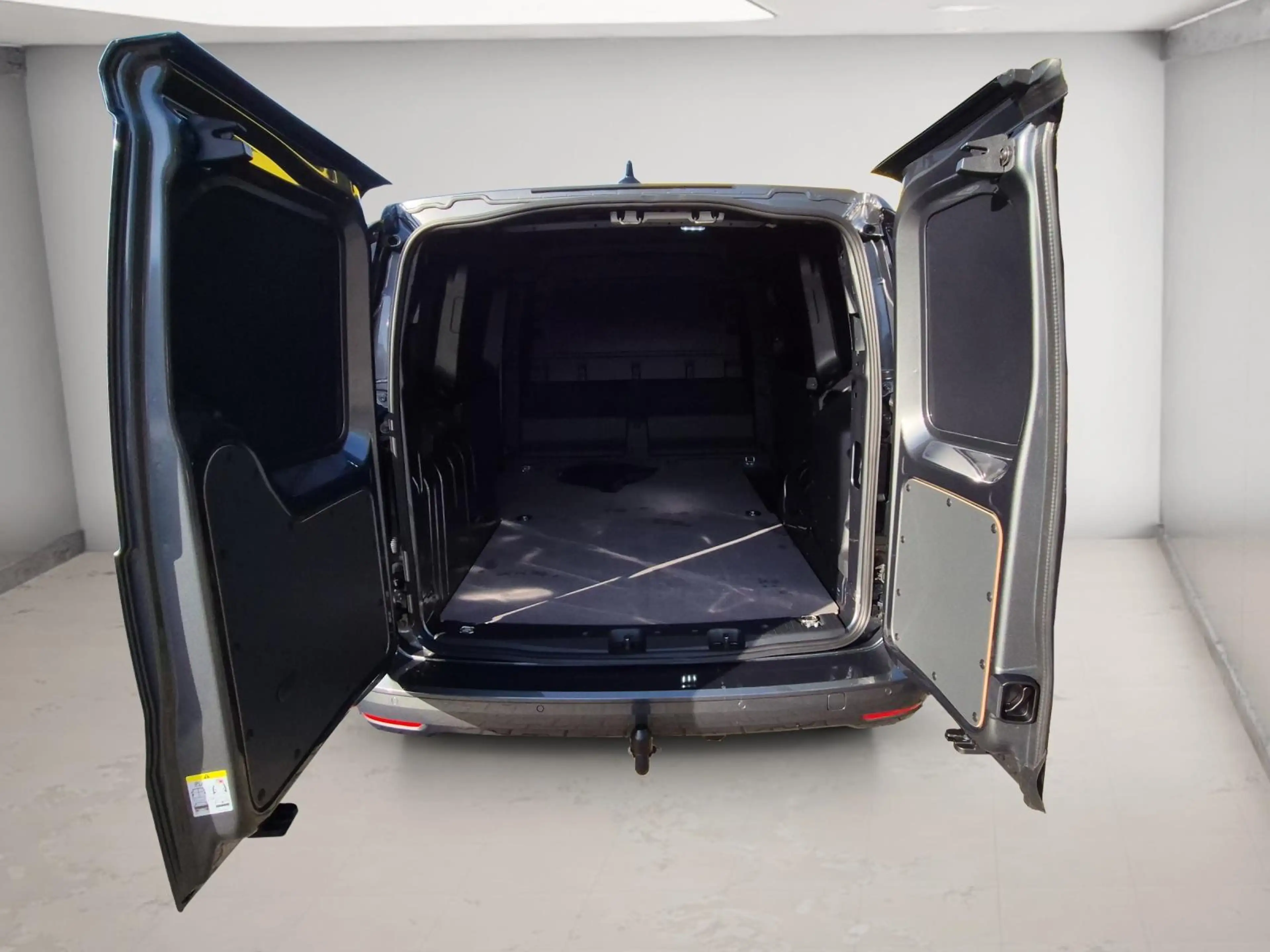 Ford Transit Connect 1.5 EcoBoost PHEV L2 Limited — photo 28