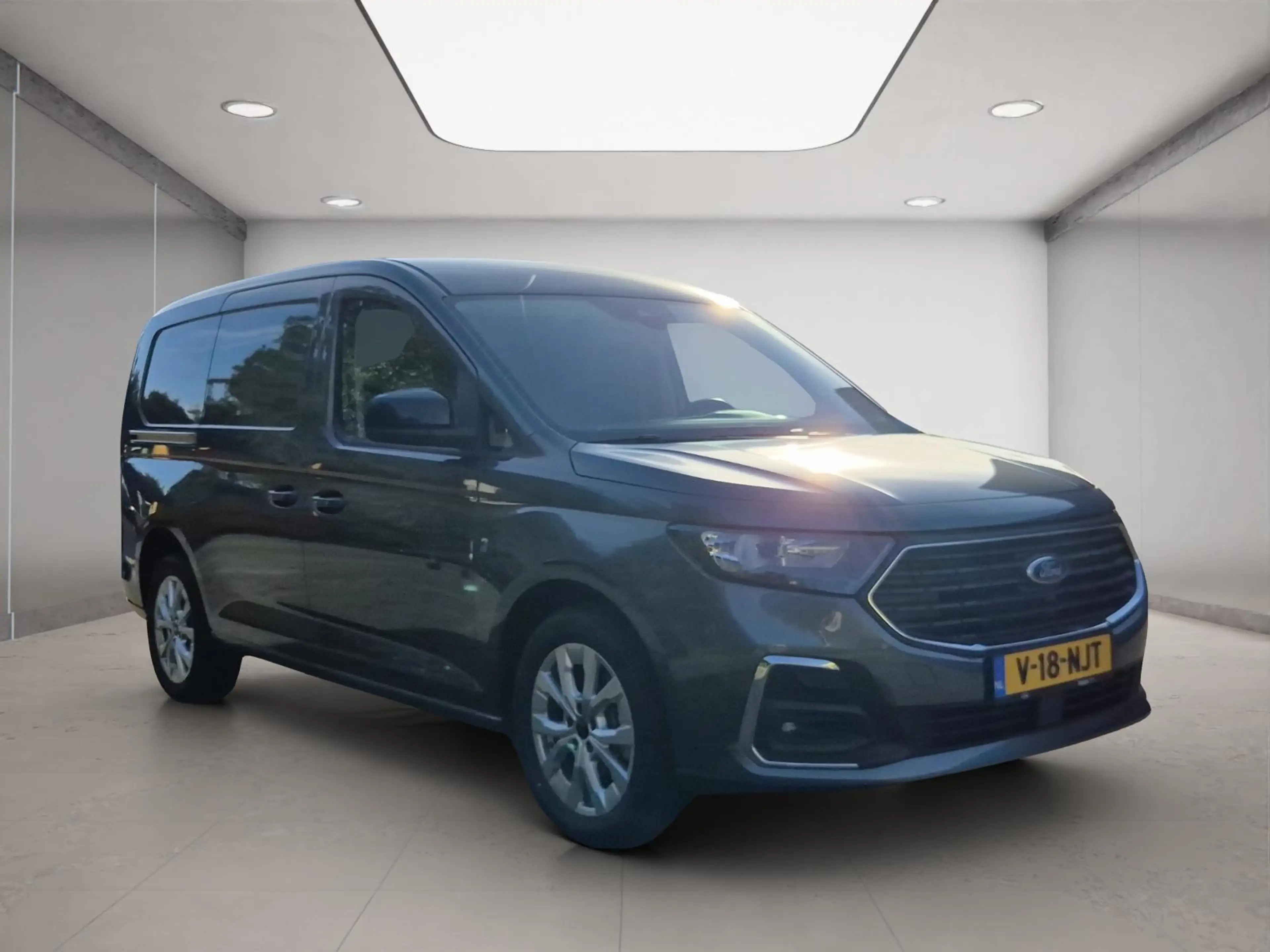 Ford Transit Connect 1.5 EcoBoost PHEV L2 Limited — photo 12