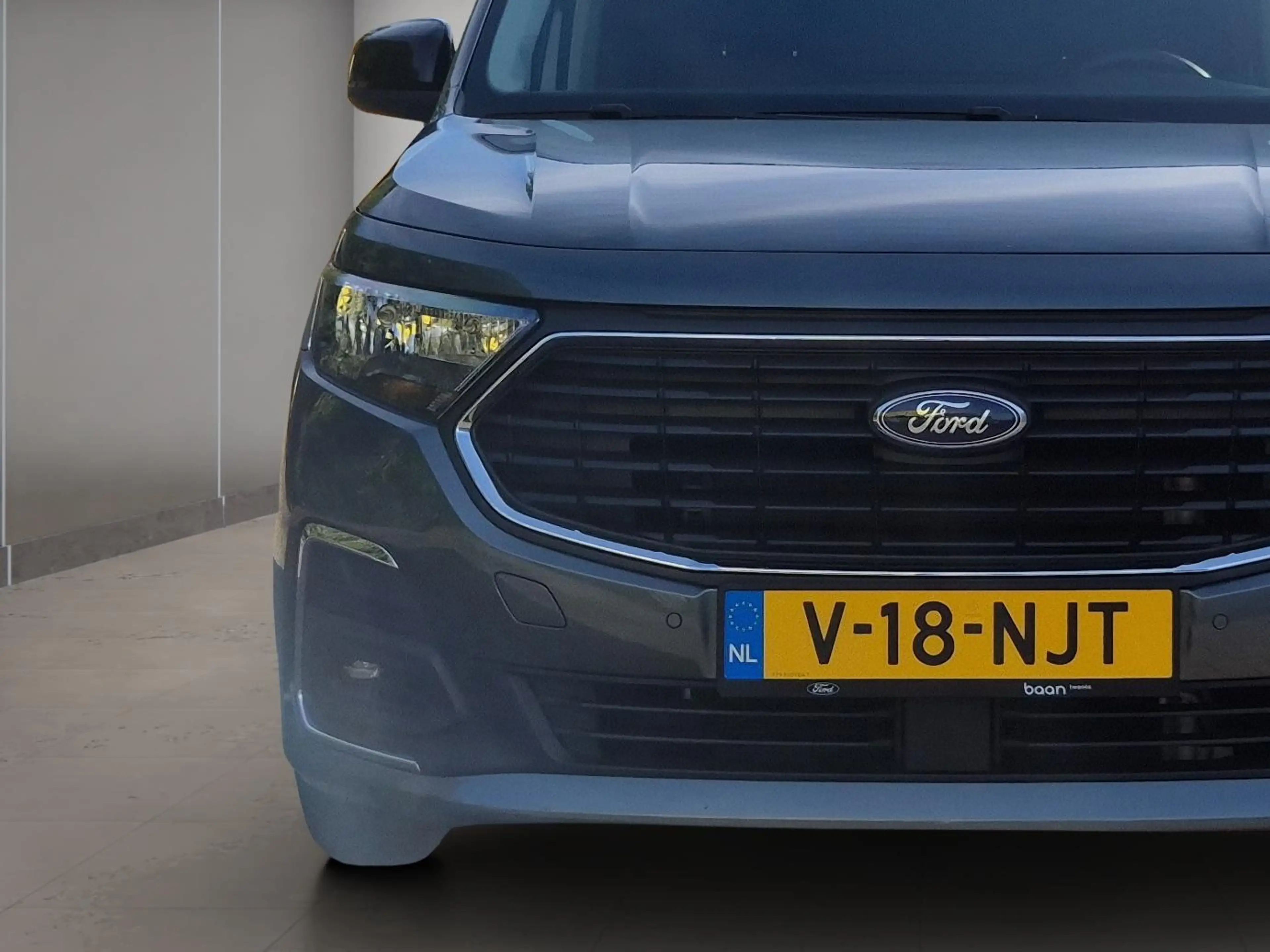 Ford Transit Connect 1.5 EcoBoost PHEV L2 Limited — photo 4