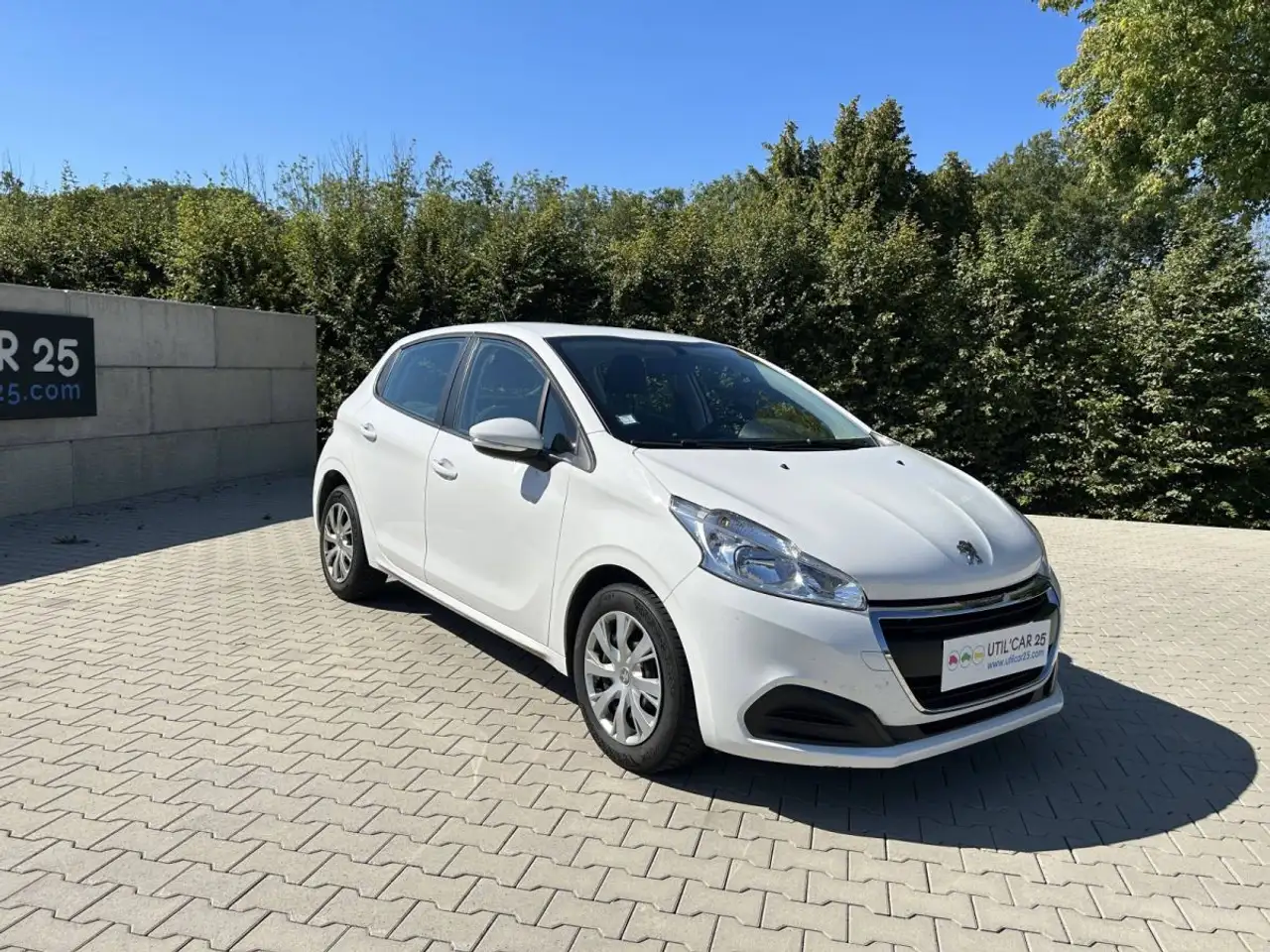 Peugeot 208 AFFAIRE BLUE HDI 100 CH 2 PLACES