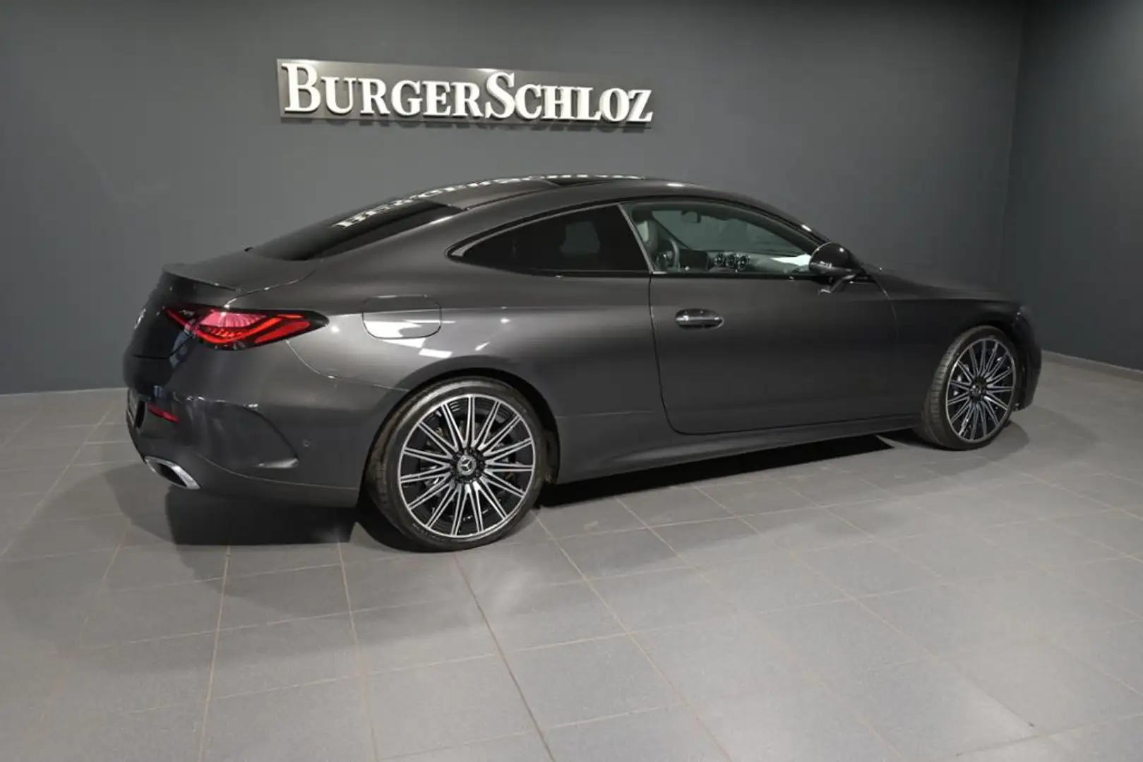 Mercedes-Benz CLE 450 4M Coupé AMG/DIGITAL LIGHT/360'/DISTRO Grau - 2