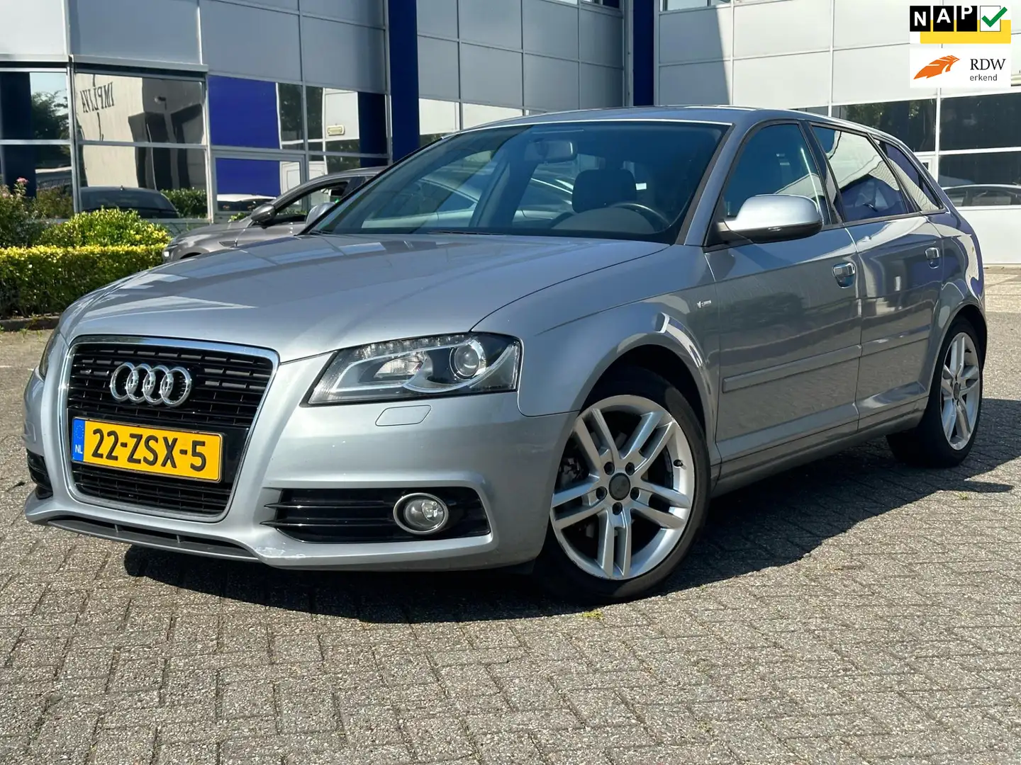 Audi A3 Sportback 1.2 TFSI S Edition Gris - 1