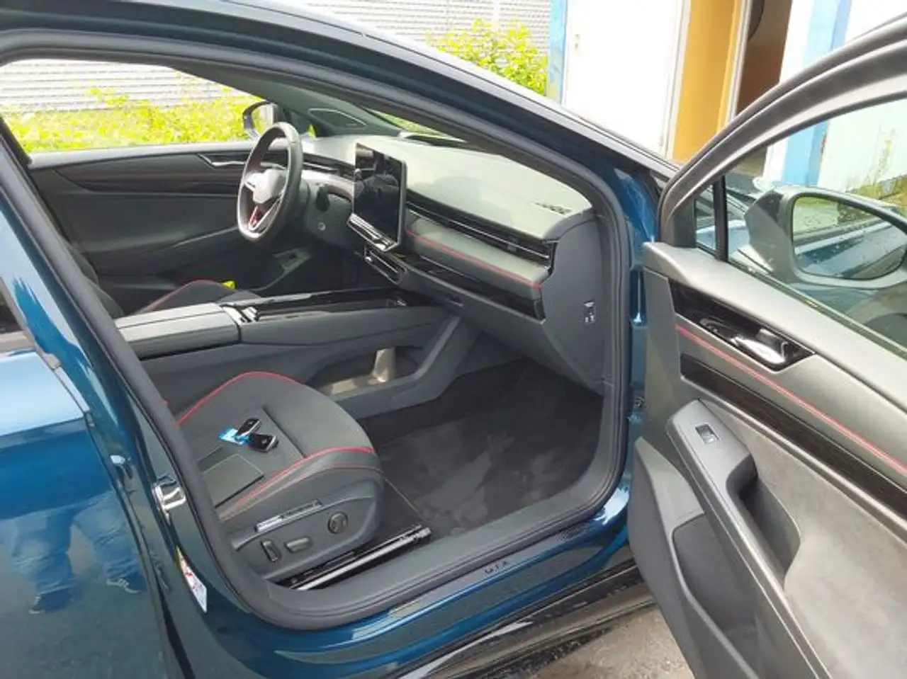 Volkswagen ID.7 GTX Tourer 4MOTION 250 kW (340 PS) 86 kWh 1-Gan..., миниатюра 7