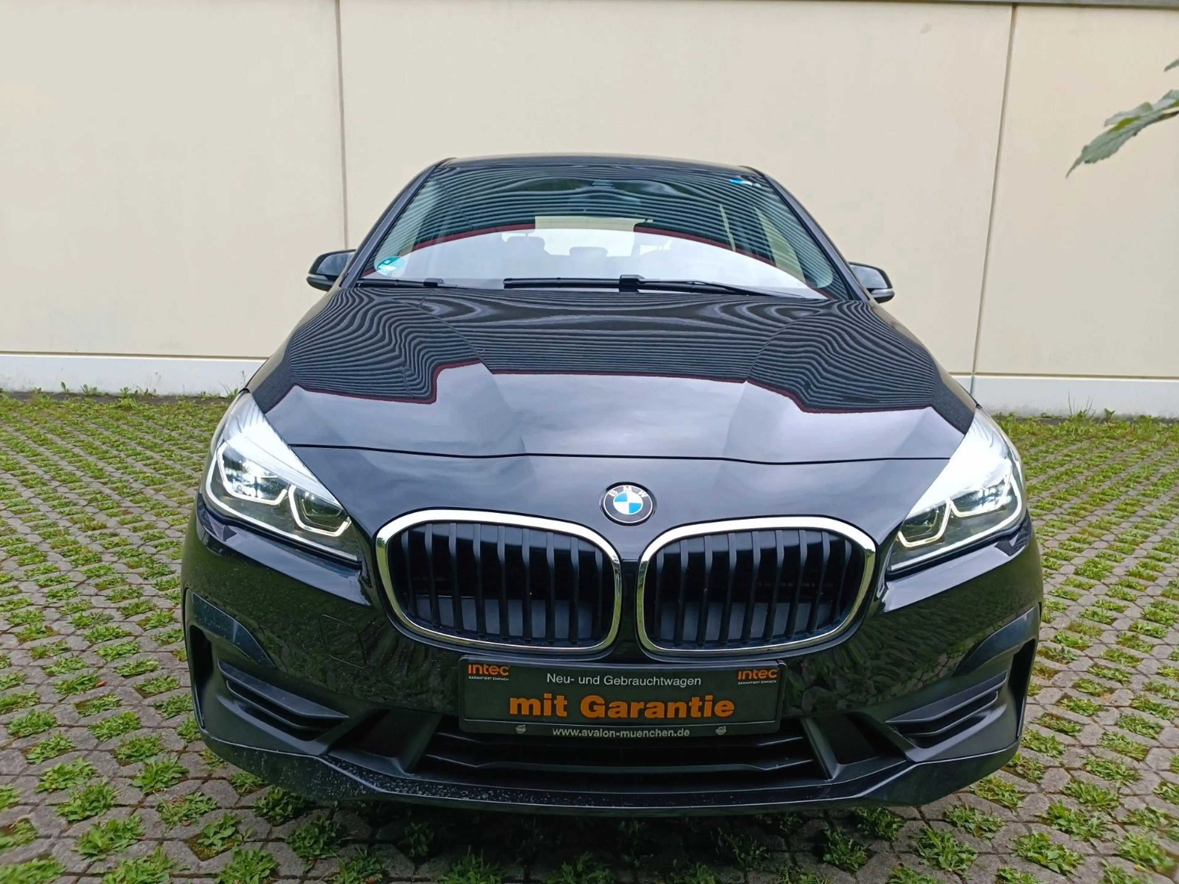BMW 225 xe Hypid *Advantage * 1.Hand *BMW Schekcheft