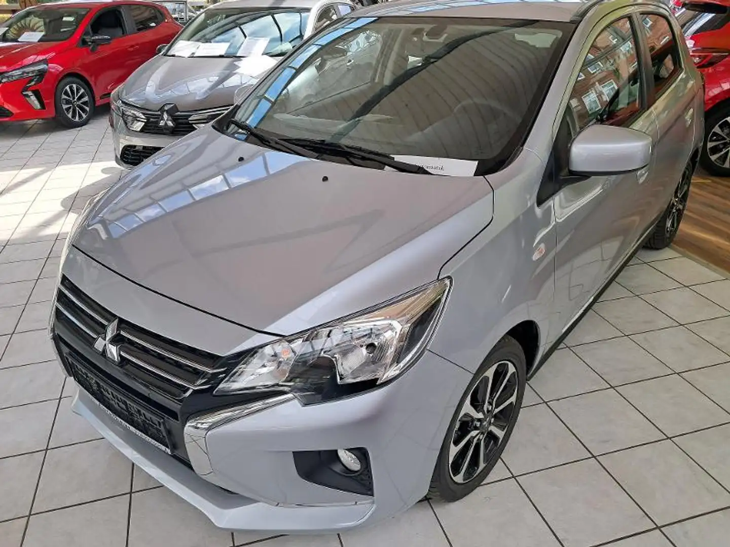 Mitsubishi Space Star Select+ 1.2 MIVEC ClearTec CVT Zilver - 1