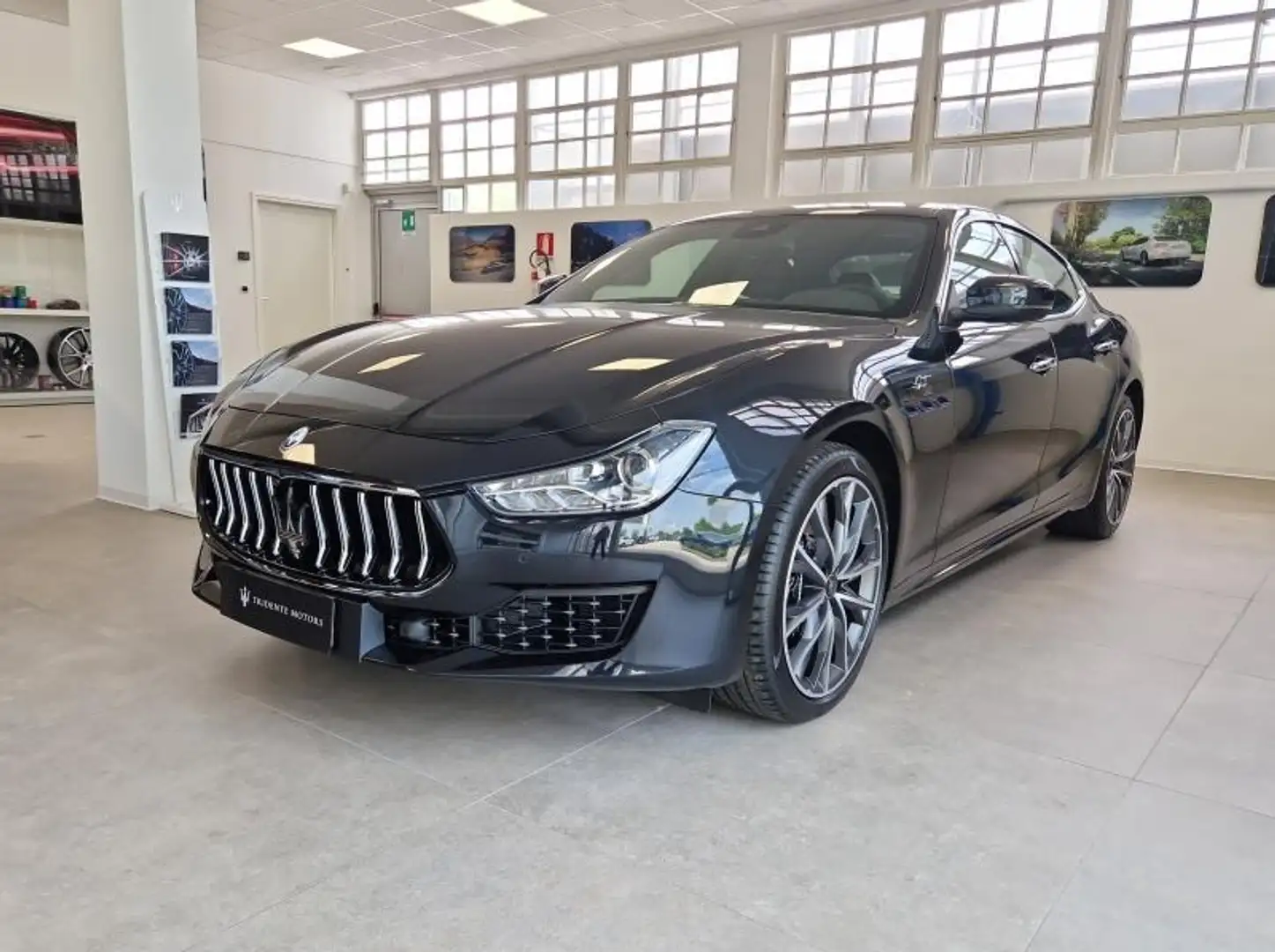 Maserati Ghibli 2.0 mhev GT 330cv rwd auto Šedá - 1