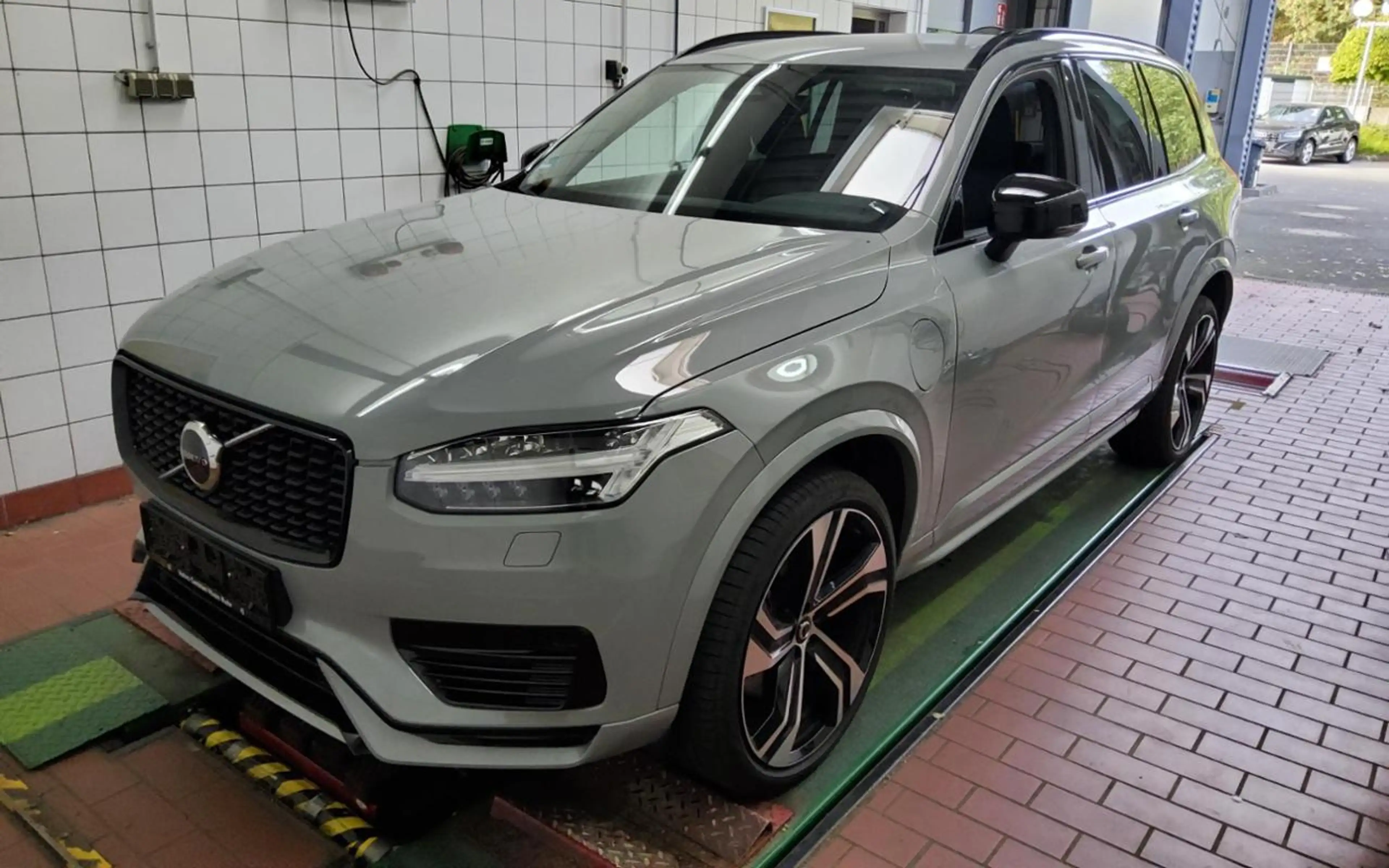 Volvo XC90 T8 PLUG-IN PLUS DARK AHK+WINTERPAK+STANDHZ+ — photo 2