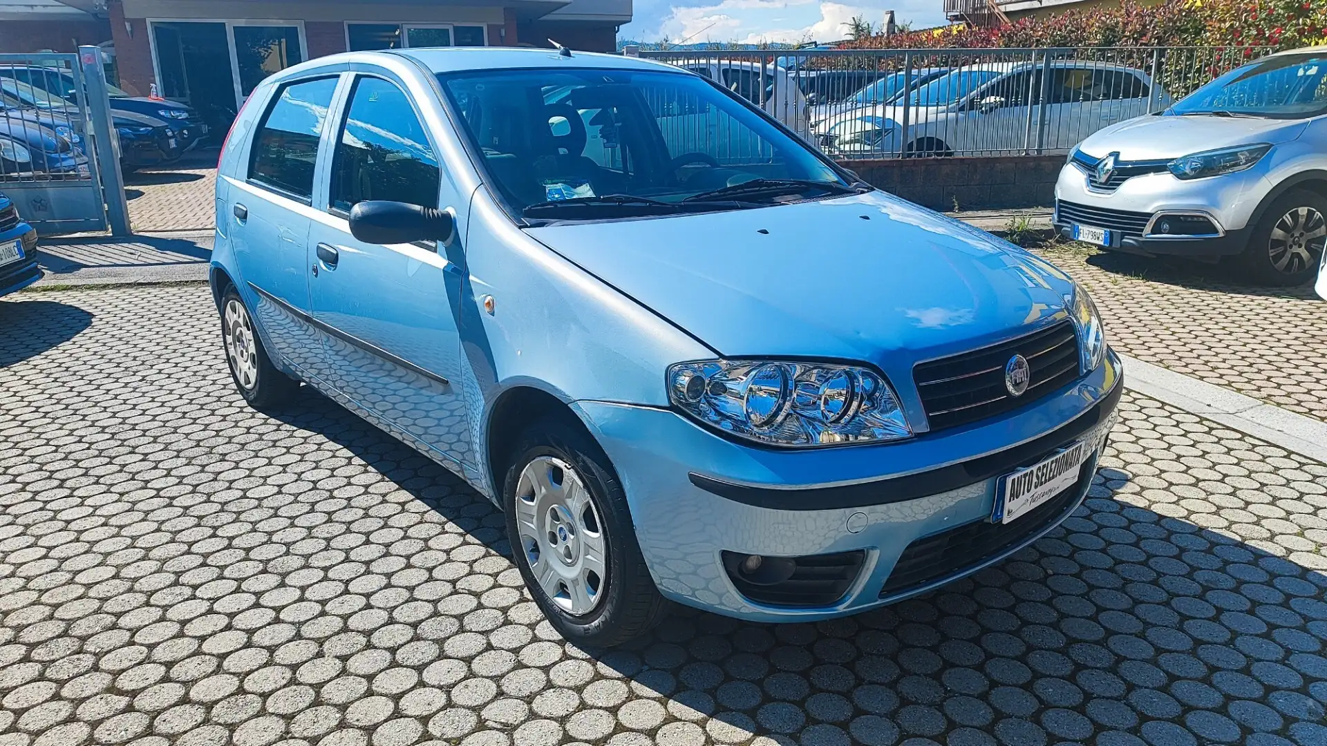 Fiat Punto 1.2 5 porte Active Natural Power Blauw - 1