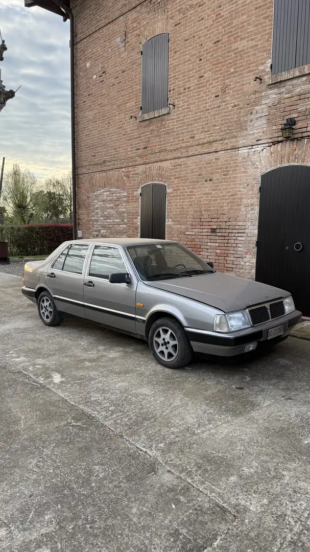 Lancia Thema 2.0 ie - 1