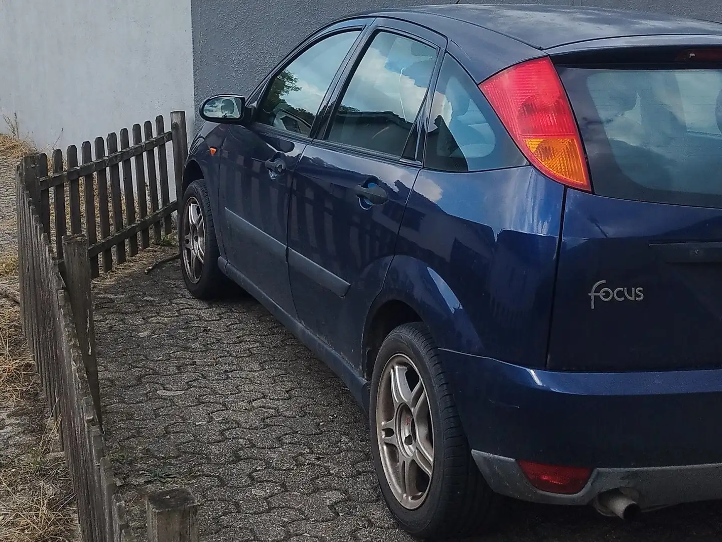 Ford Focus 1.6 Liter 16V Klima Alufelgen Blau - 2