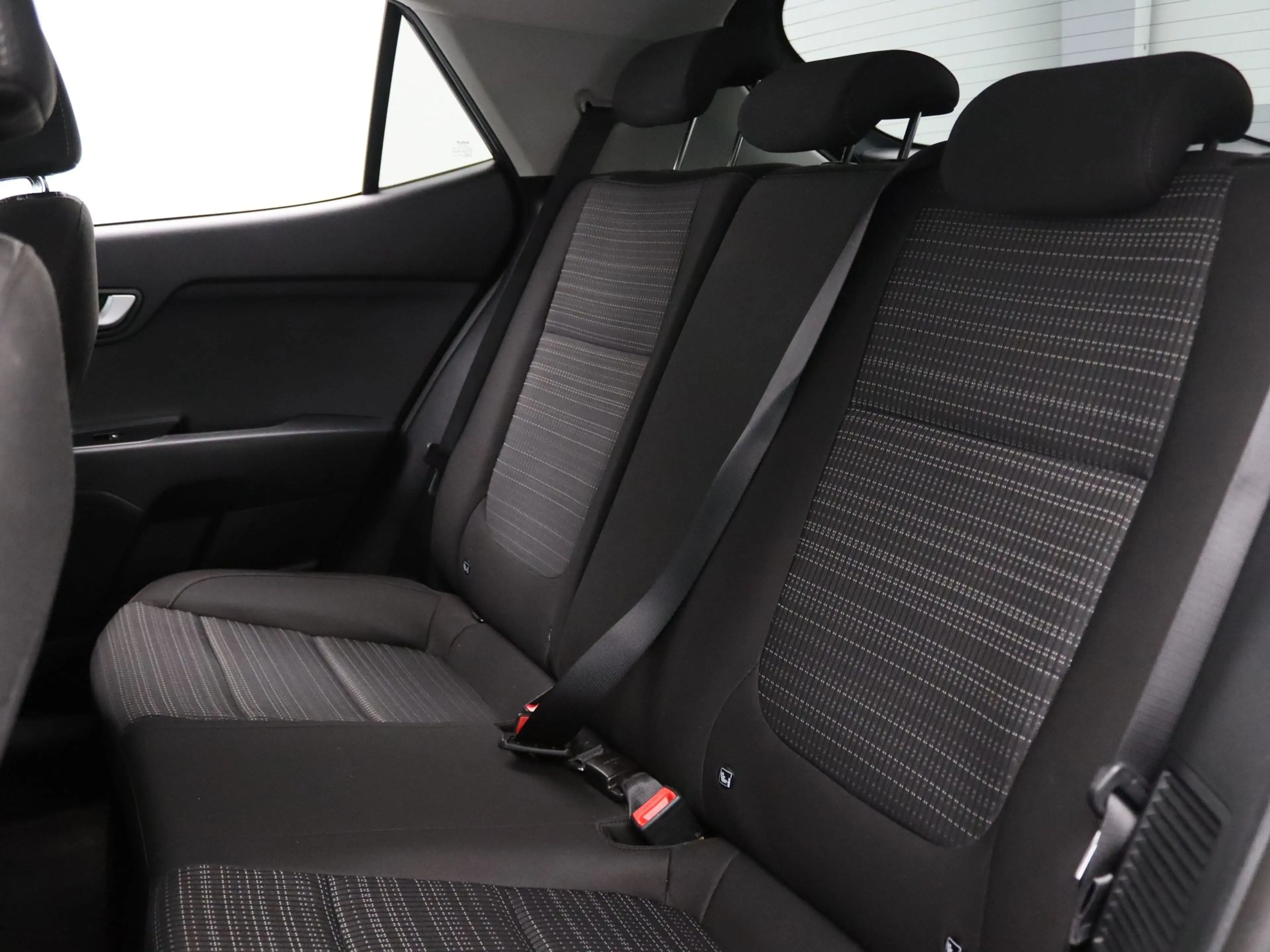 Kia Stonic 100pk T-GDi MHEV DynamicPlusLine Apple Carplay/And — photo 21