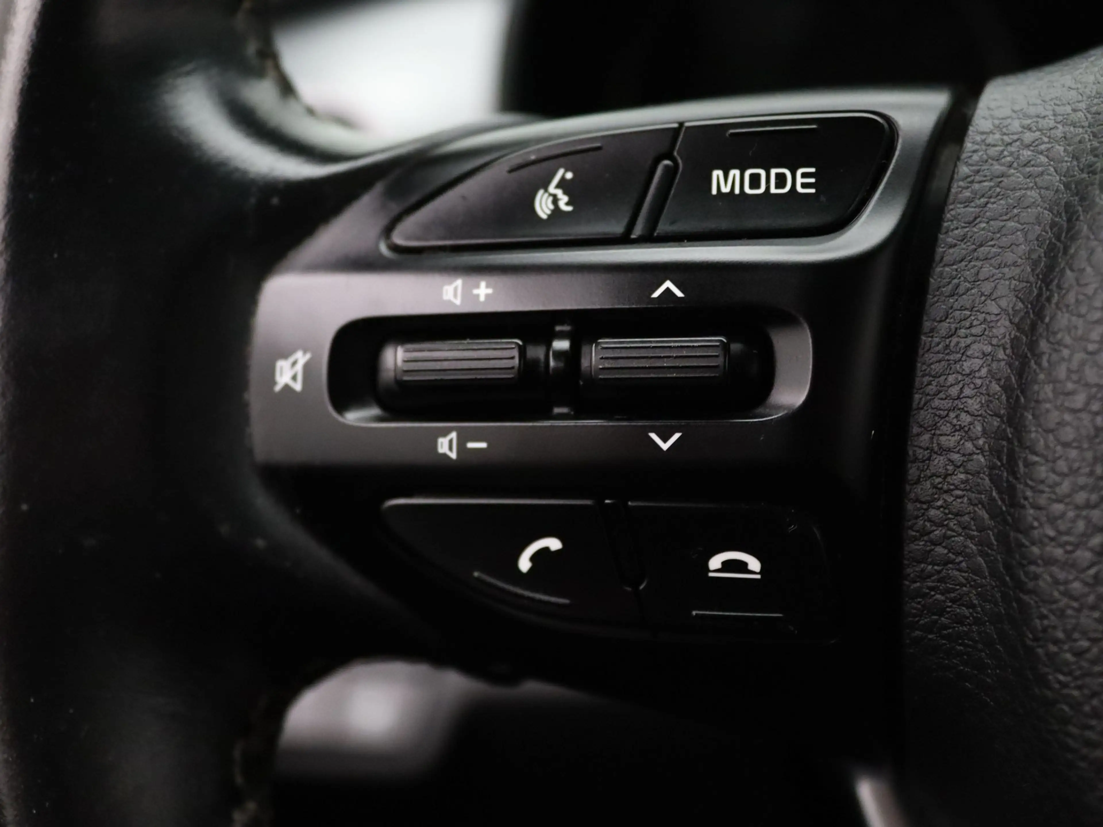 Kia Stonic 100pk T-GDi MHEV DynamicPlusLine Apple Carplay/And — photo 14