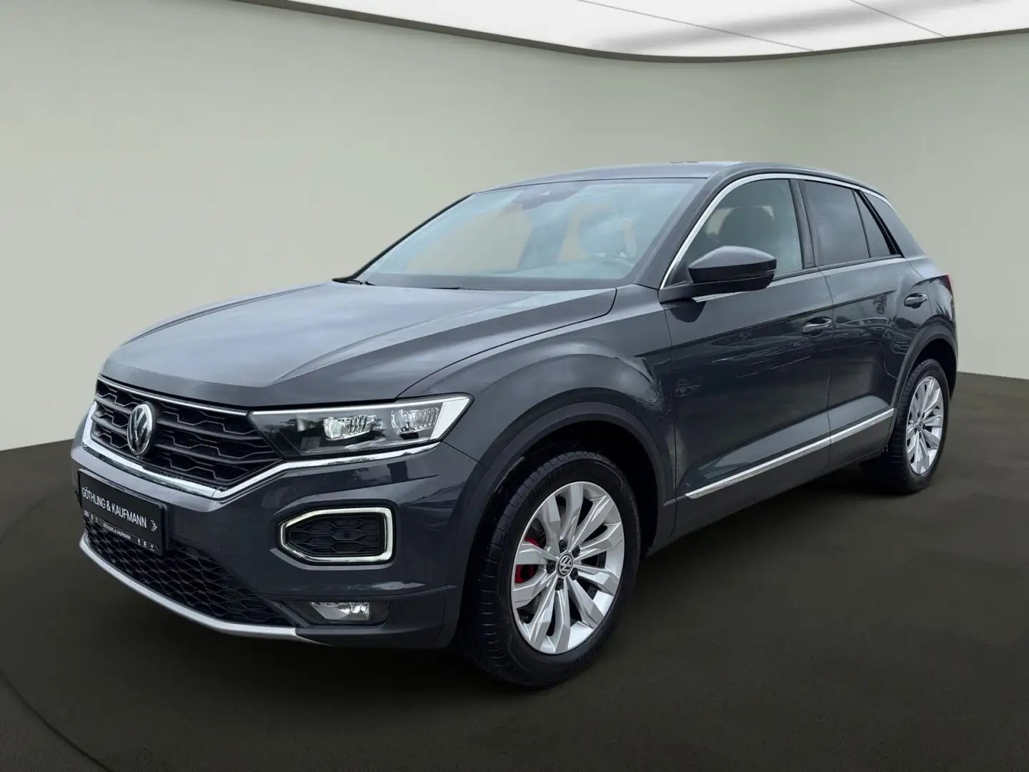 Volkswagen T-Roc Sport 1.5 TSI 110kW*DSG*NAVI*el.Heckdeckel Grijs - 2