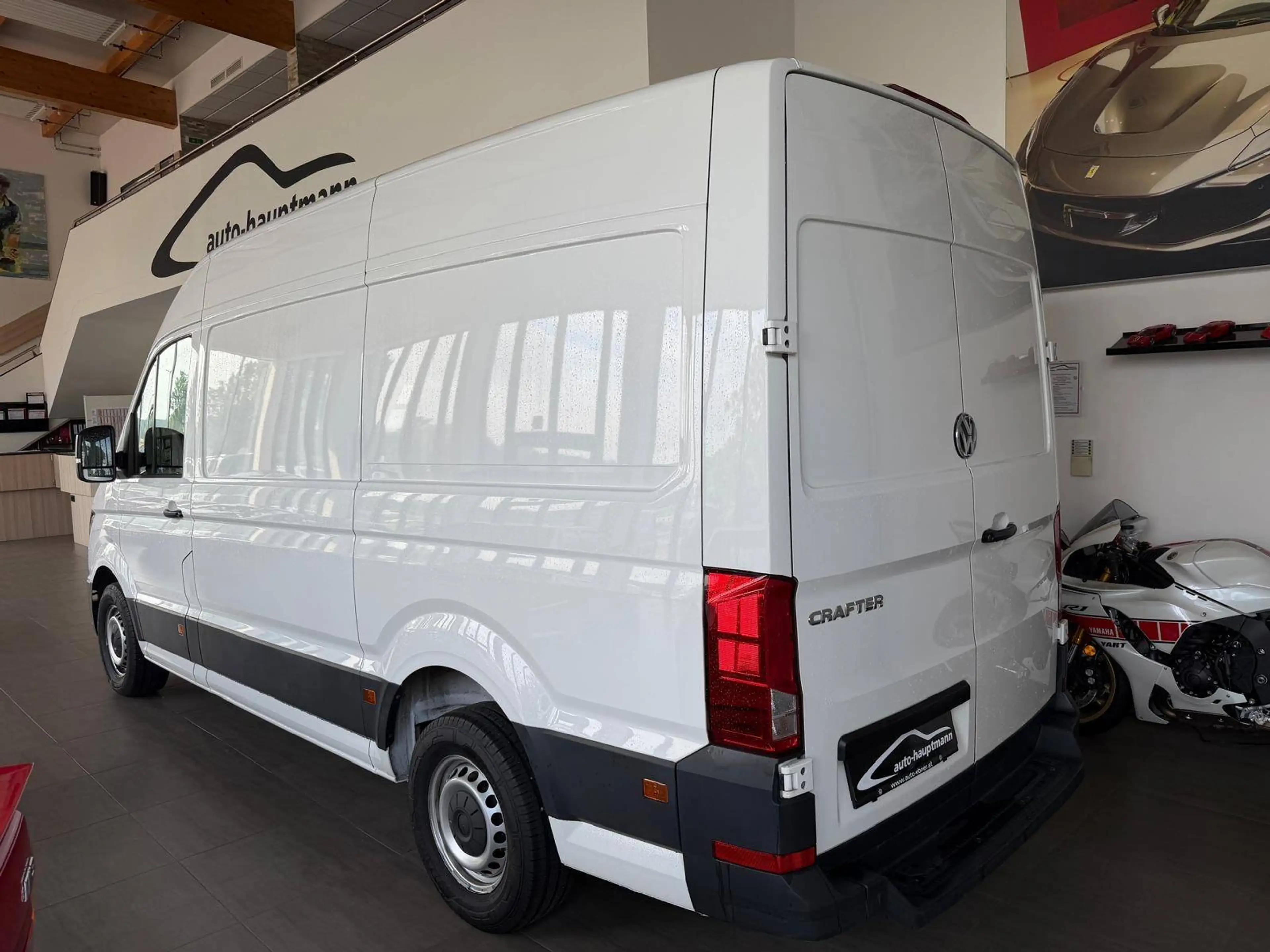 Volkswagen Crafter 35 mittellang Hochdach FWD — photo 5