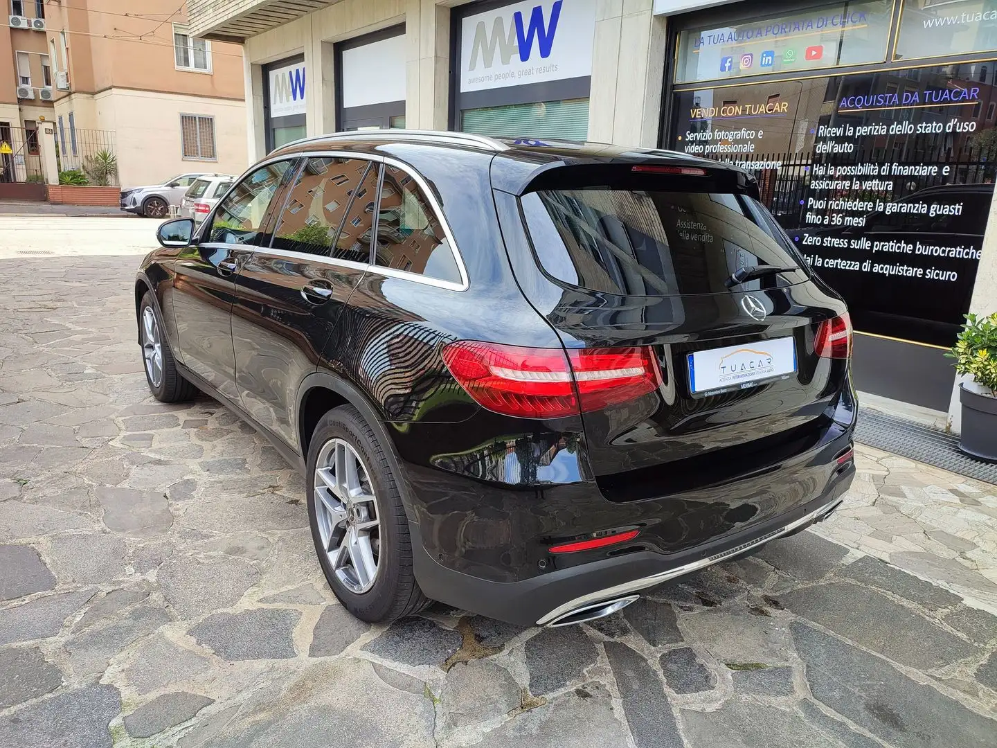 Mercedes-Benz GLC 250 d 4Matic Sport Zwart - 2