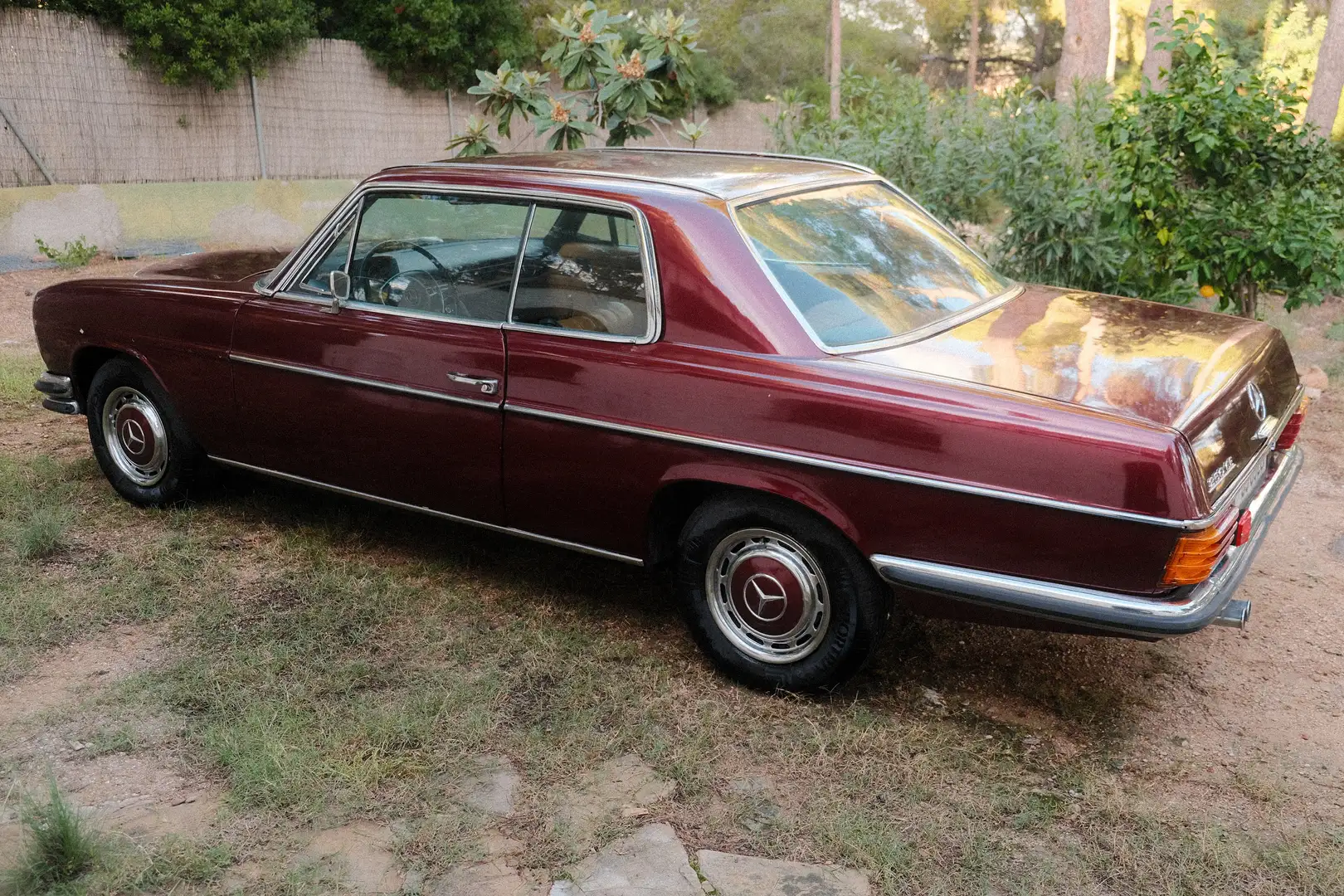 Mercedes-Benz 250 CE Coupe W114 Marrón - 2