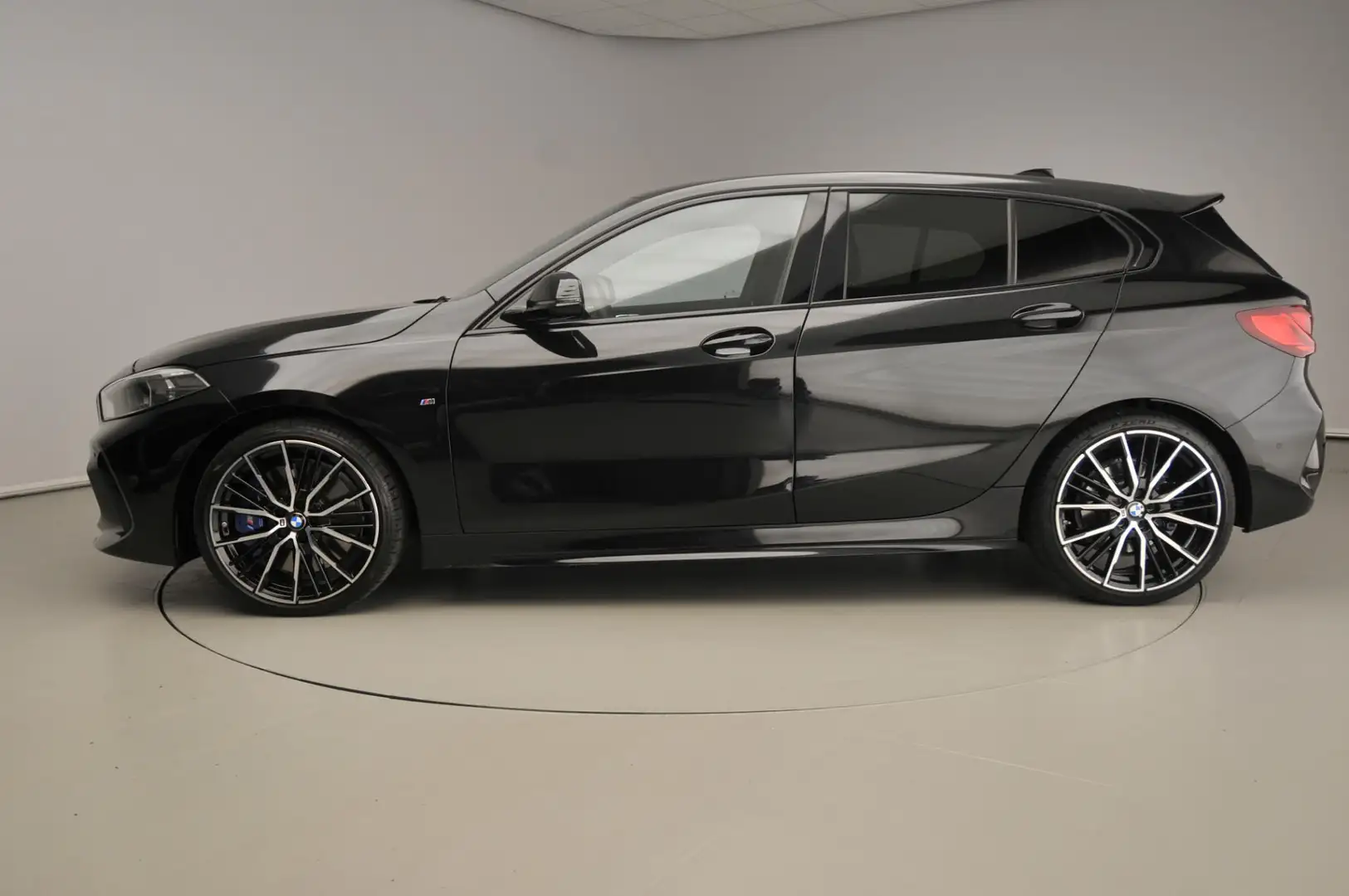 BMW 118 1 Serie 5-deurs 118i | M-Sportpakket | LED | Leder Zwart - 2