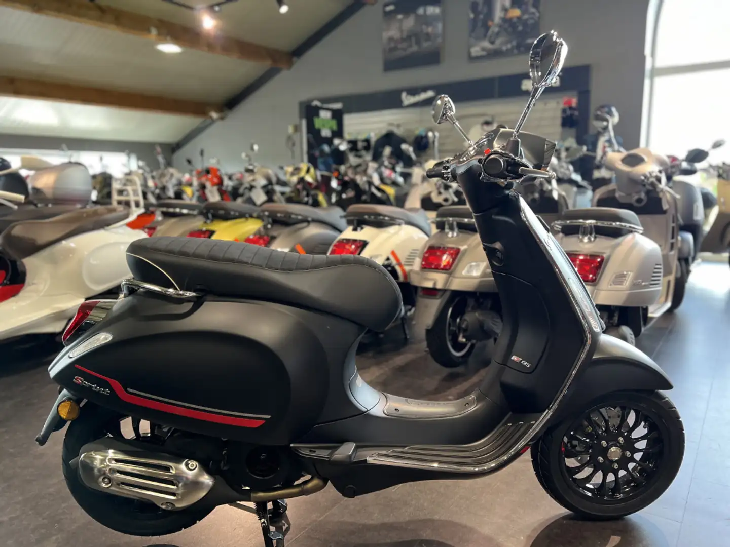 Vespa Sprint S 125 Negru - 1