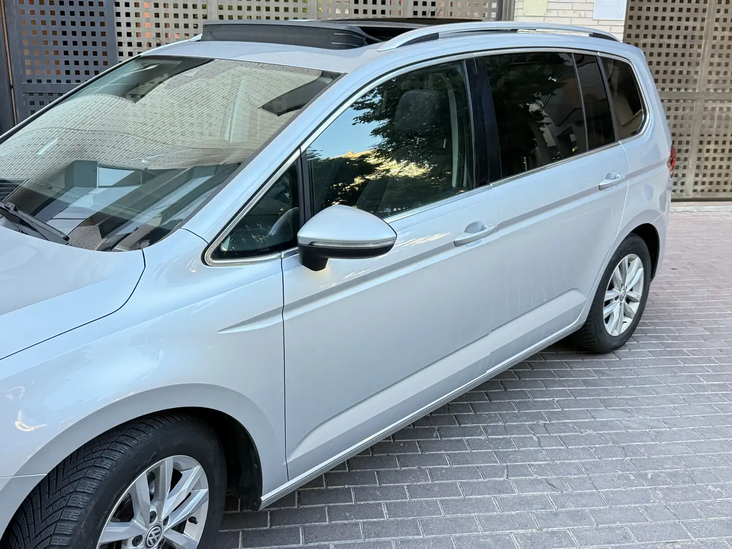 Volkswagen Touran 1.6TDI CR BMT Sport 85kW - 1