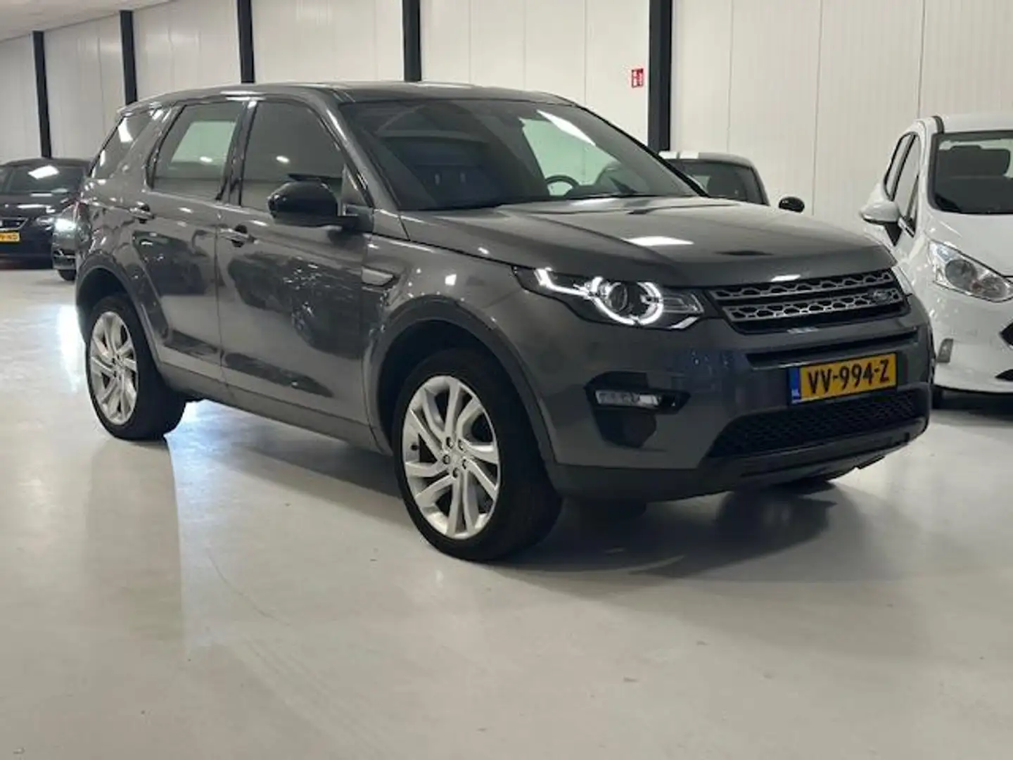 Land Rover Discovery Sport 2.0 TD4 SE GRIJS KENTEKEN VERSNELLINGSBAK GEREVISE - 1