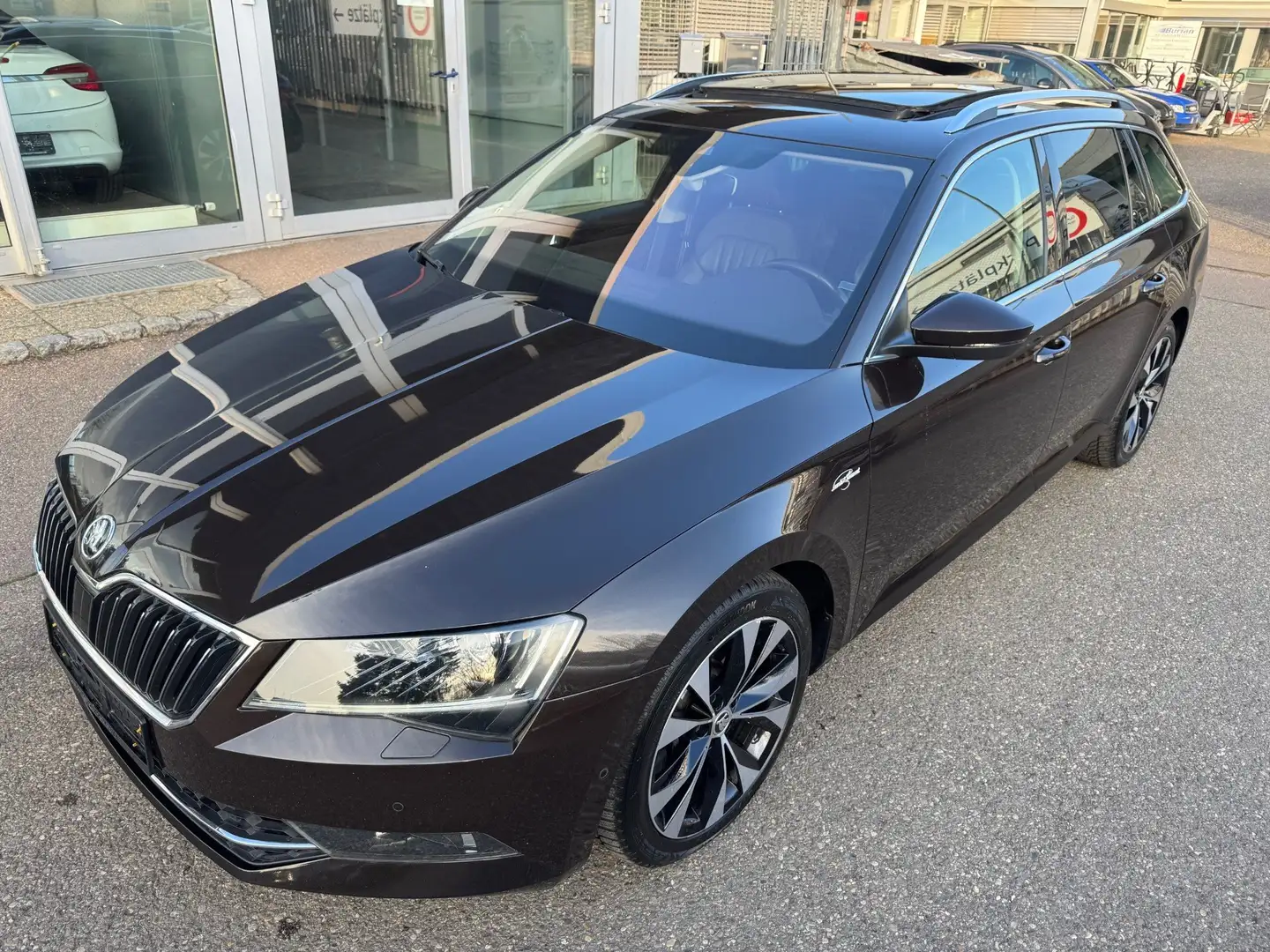 Skoda Superb III Combi 2.0 TSI 4x4 DSG L&K VOLLAUSSTATTUNG/TOP! Brun - 2