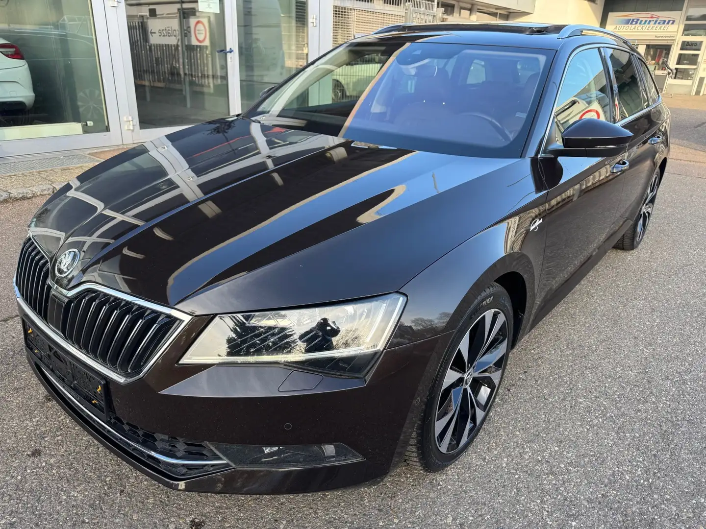 Skoda Superb III Combi 2.0 TSI 4x4 DSG L&K VOLLAUSSTATTUNG/TOP! Brun - 1